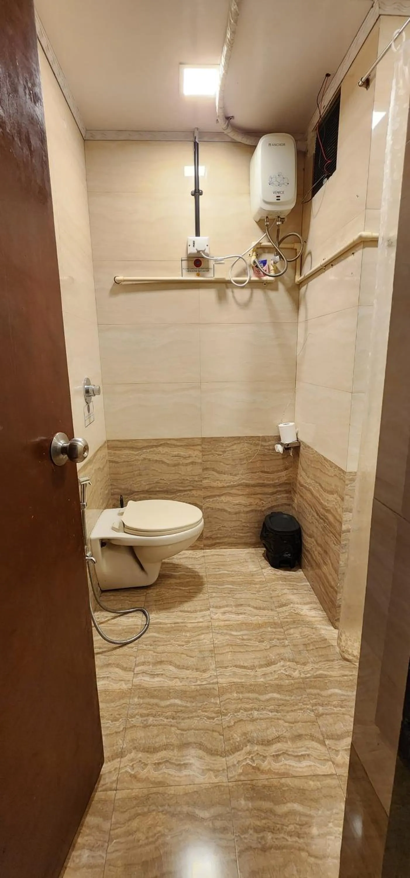 Bathroom in Hammock Hostels - Bandra