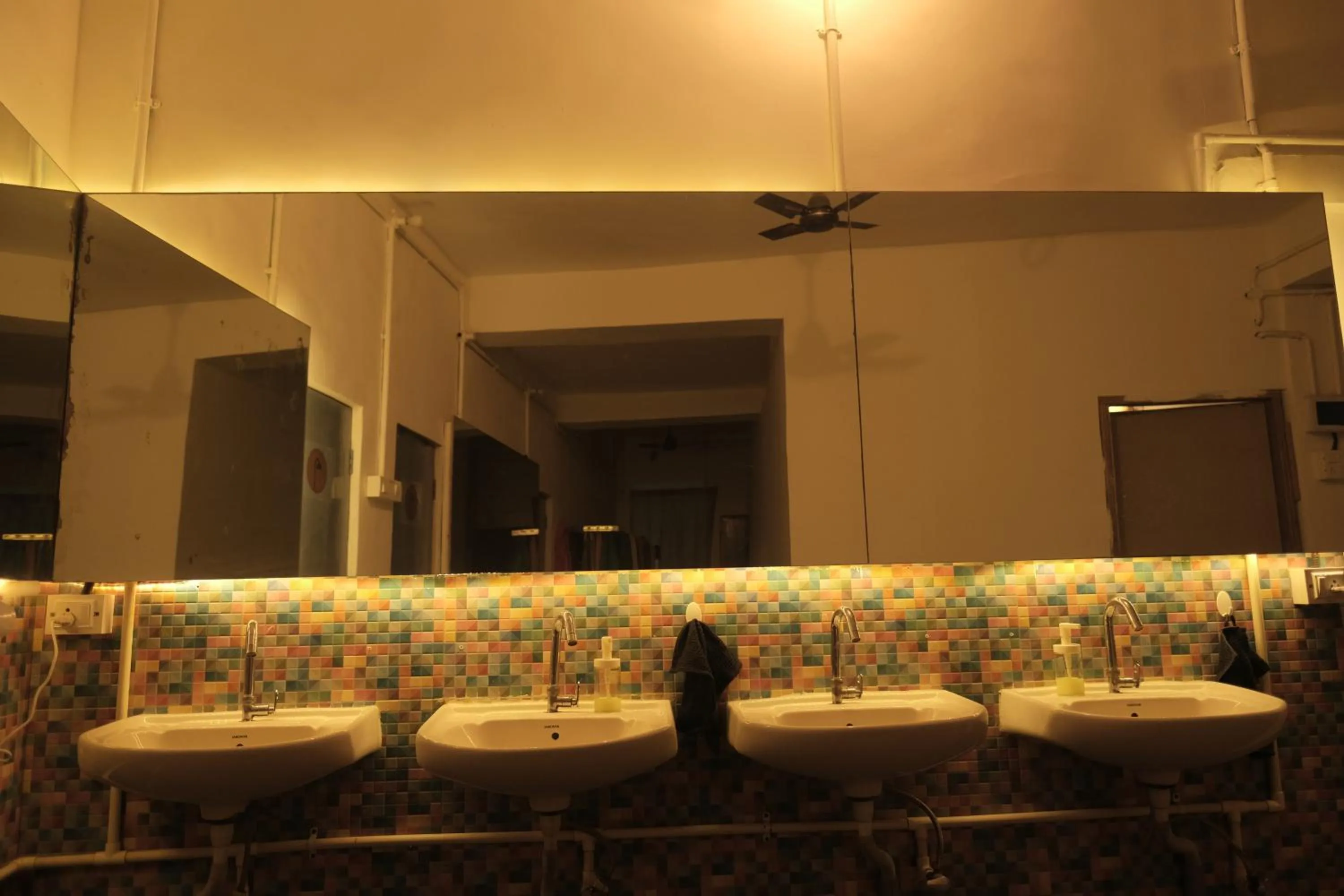 Bathroom in Hammock Hostels - Bandra