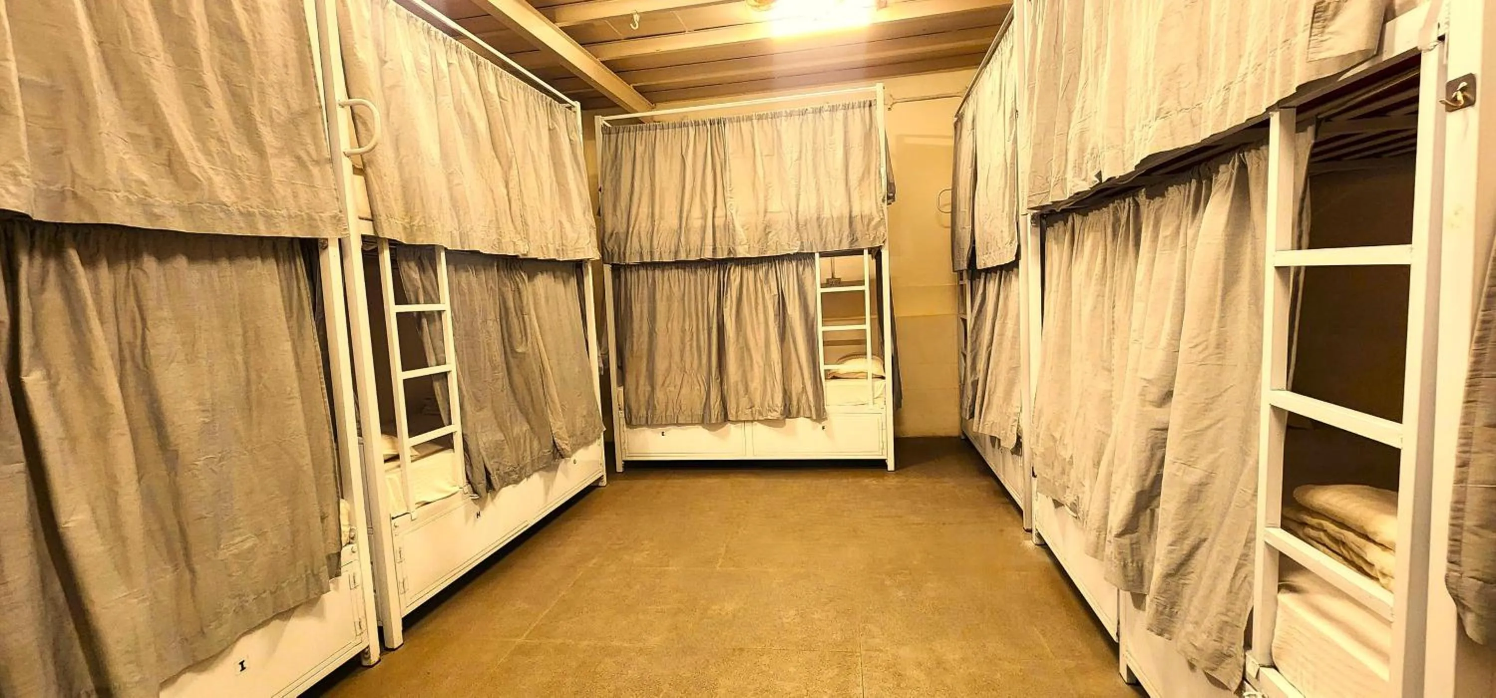 Photo of the whole room in Hammock Hostels - Bandra