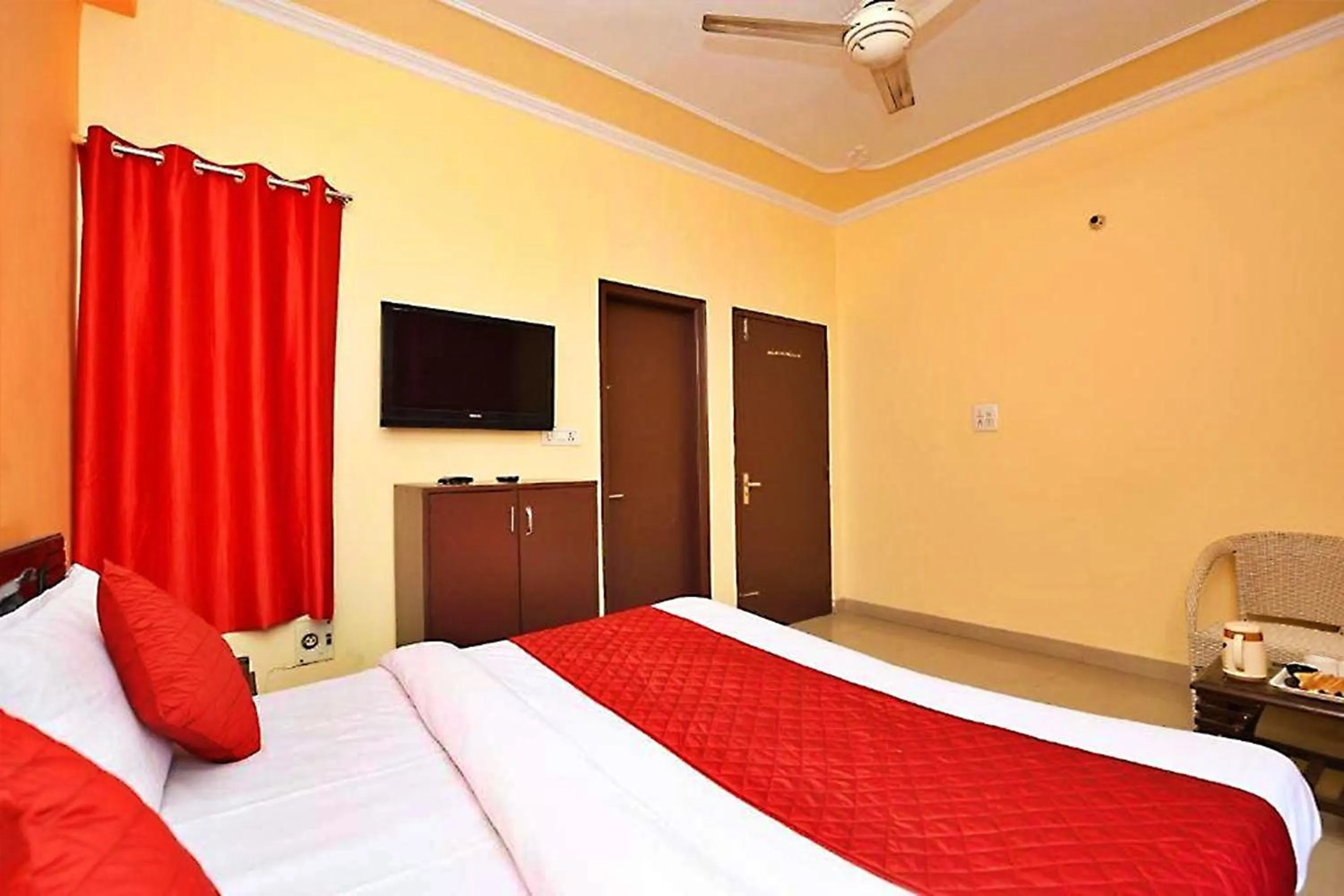 Bed in Hotel Sunlight Inn