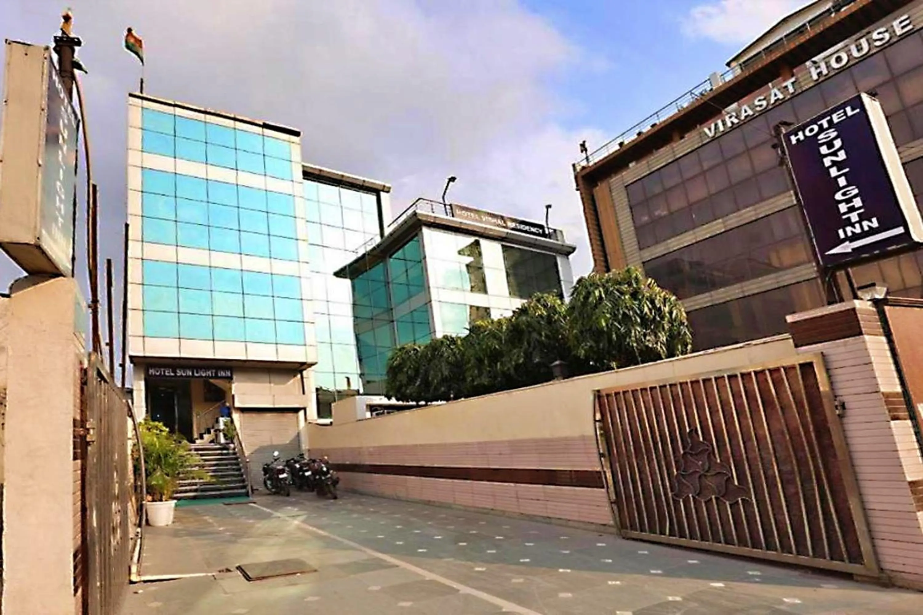 Property building in Hotel Sunlight Inn