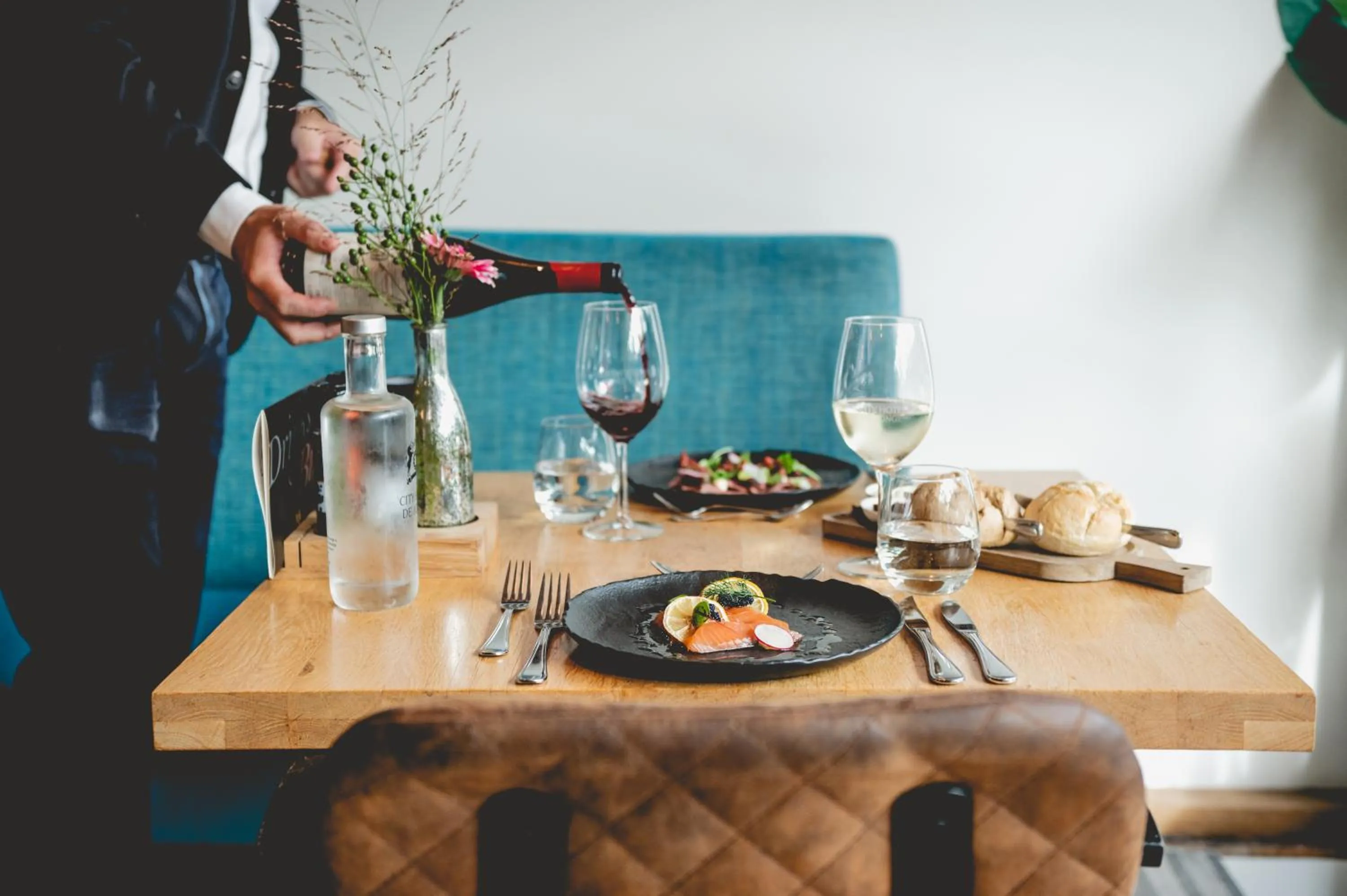 Restaurant/places to eat in City Hotel de Jonge