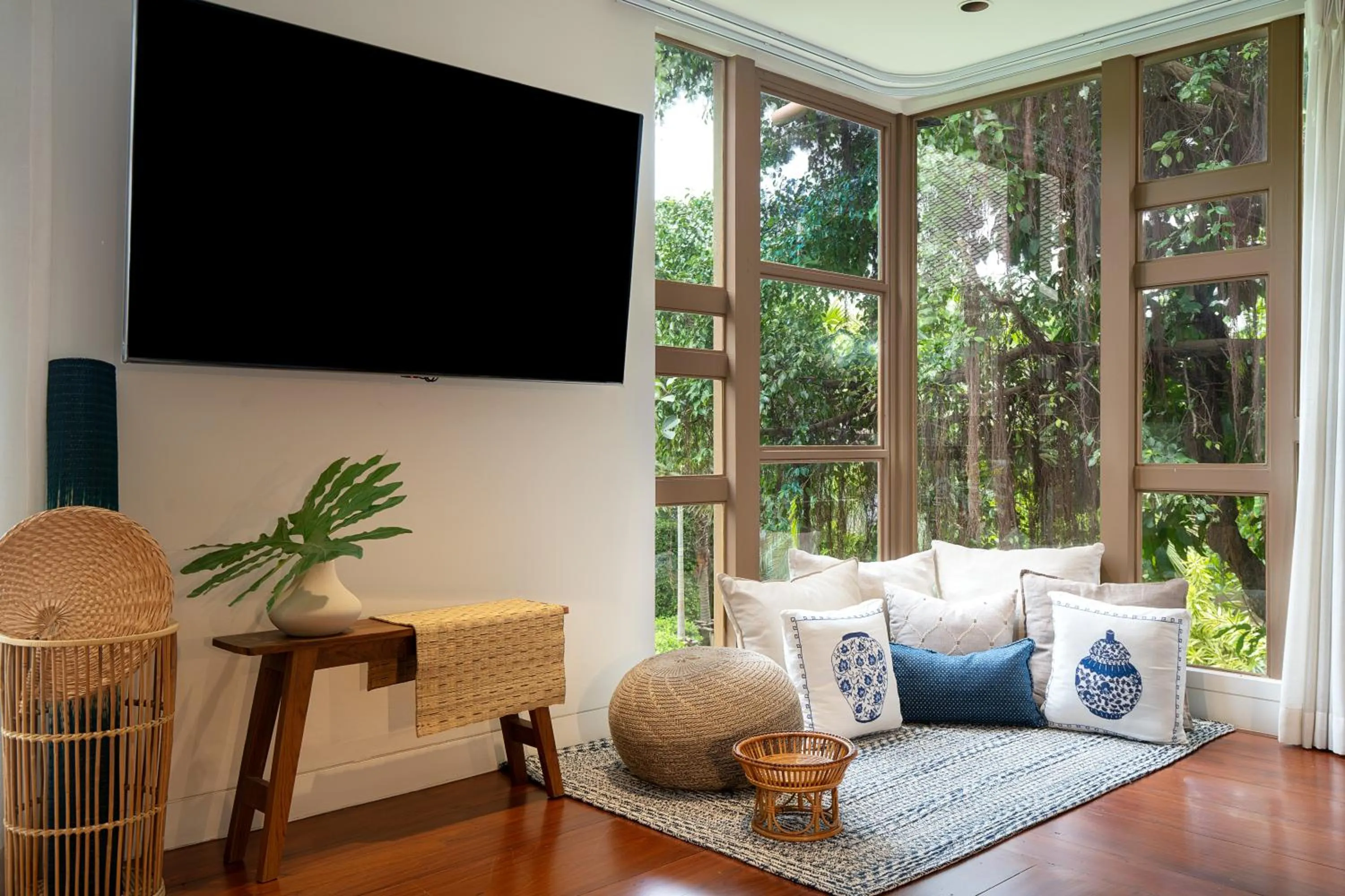 TV and multimedia in Syama Residence and Café