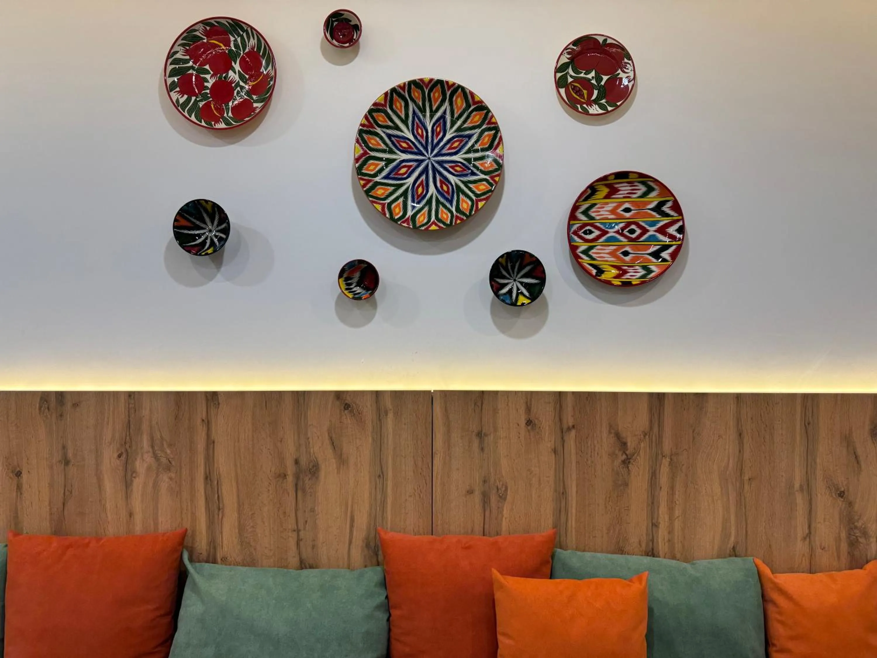 Restaurant/places to eat in Akjola