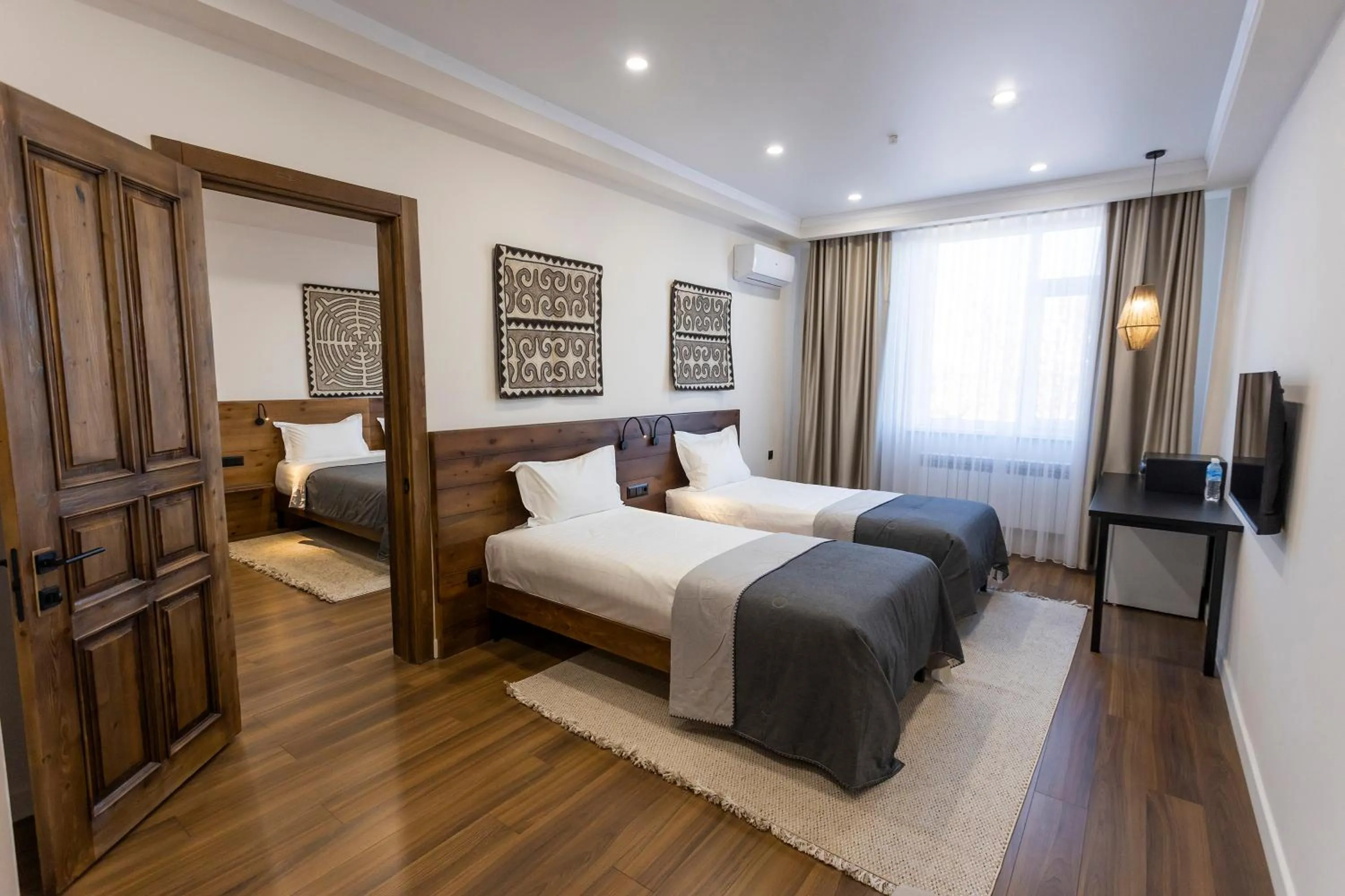 Photo of the whole room, Bed in Akjola