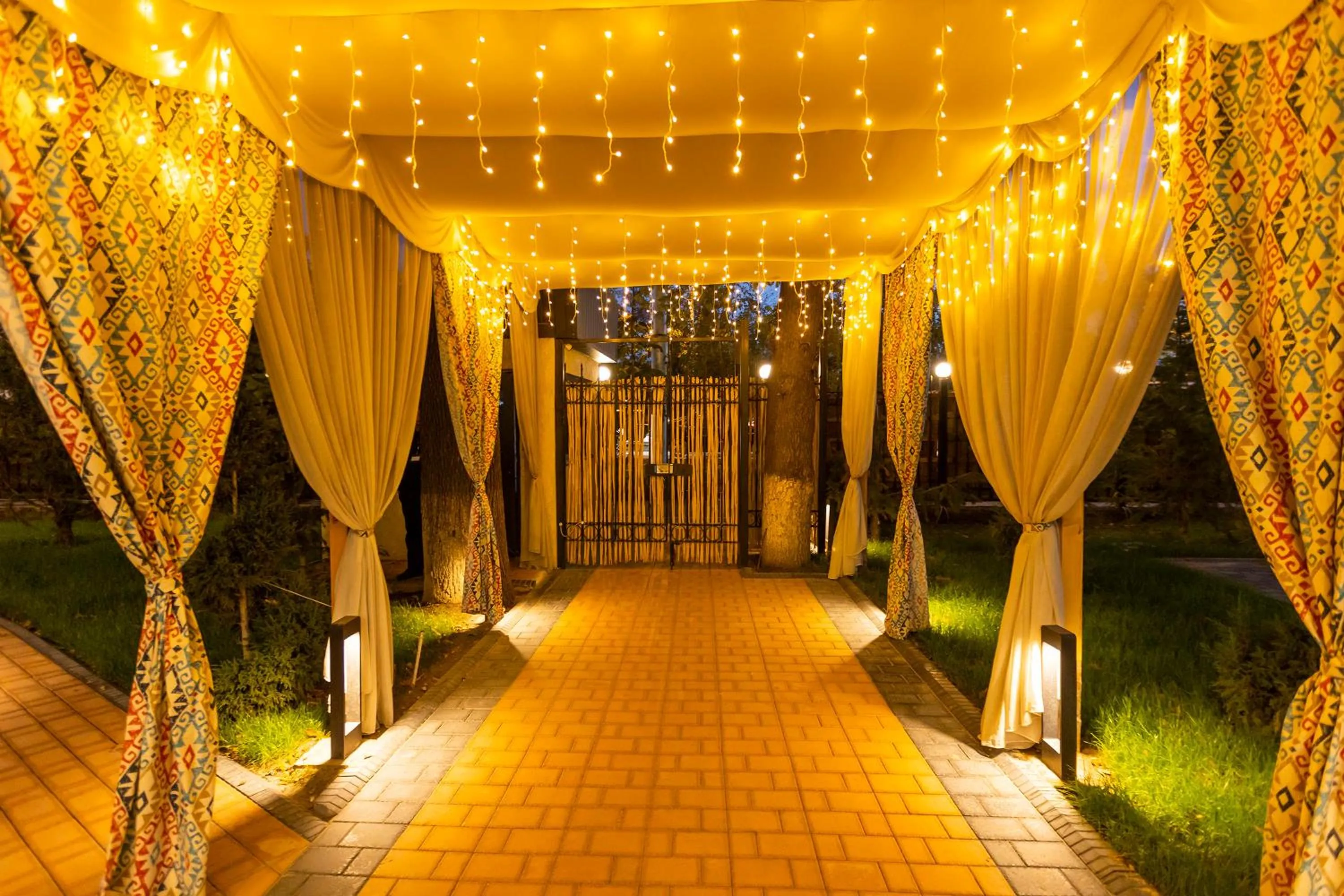 Facade/entrance in Akjola