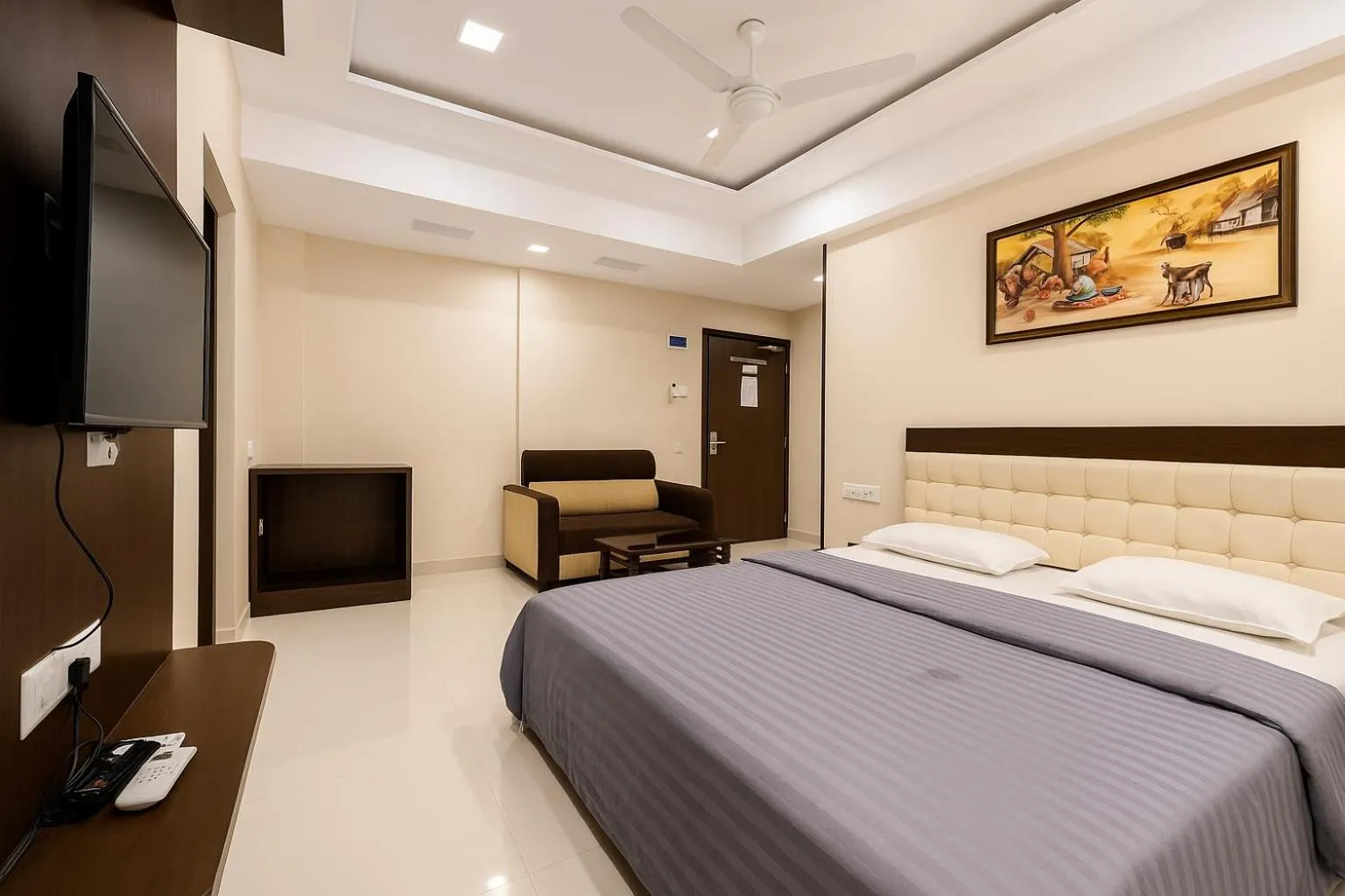 Bedroom, Bed in StayGuru Park View Residency