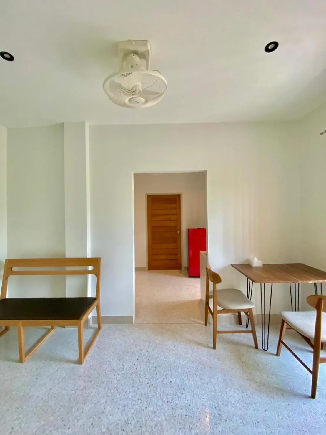 Seating area in Calamint Residence Hotel ( คาลามิ้นท์)