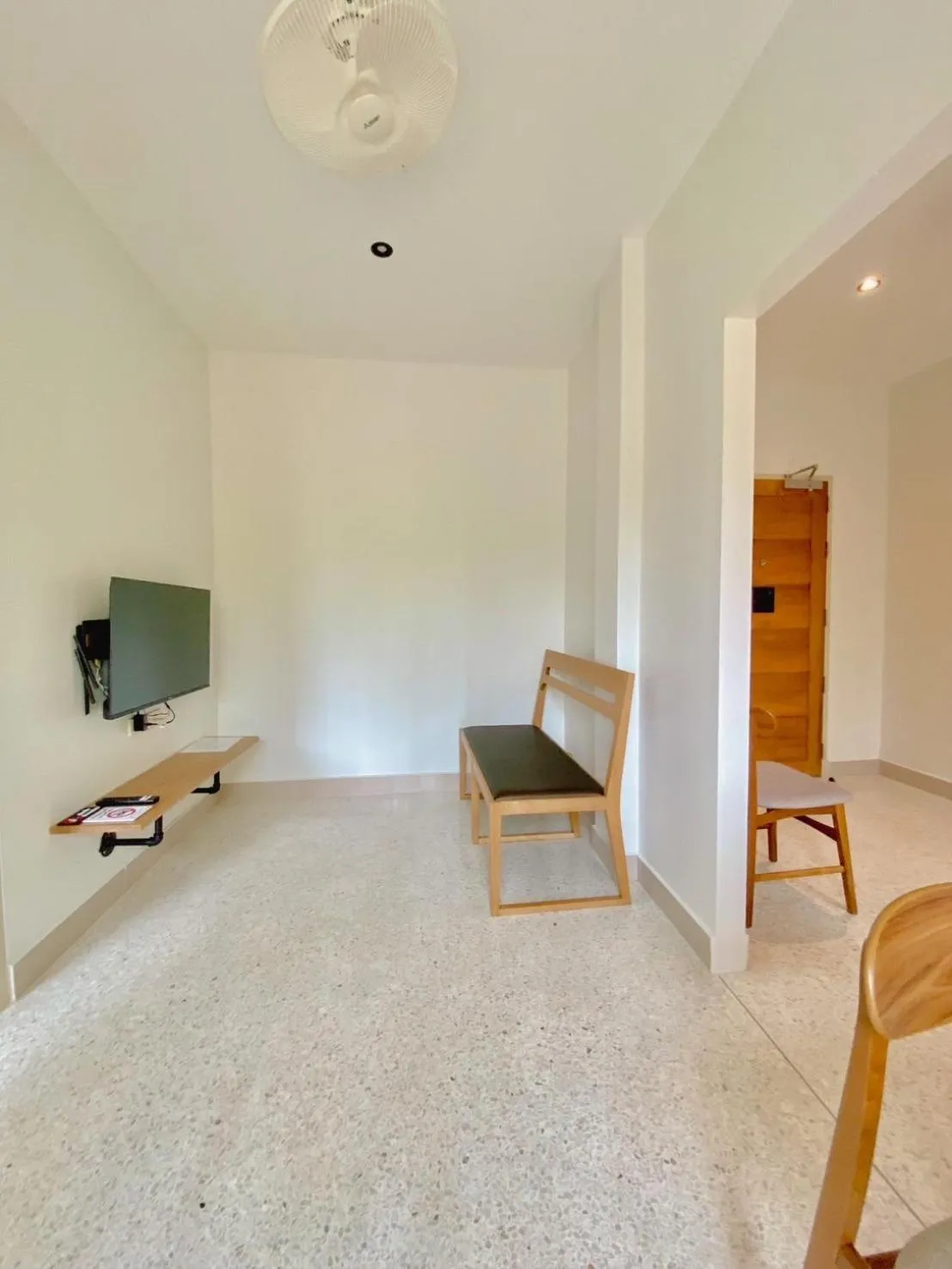 TV and multimedia in Calamint Residence Hotel ( คาลามิ้นท์)