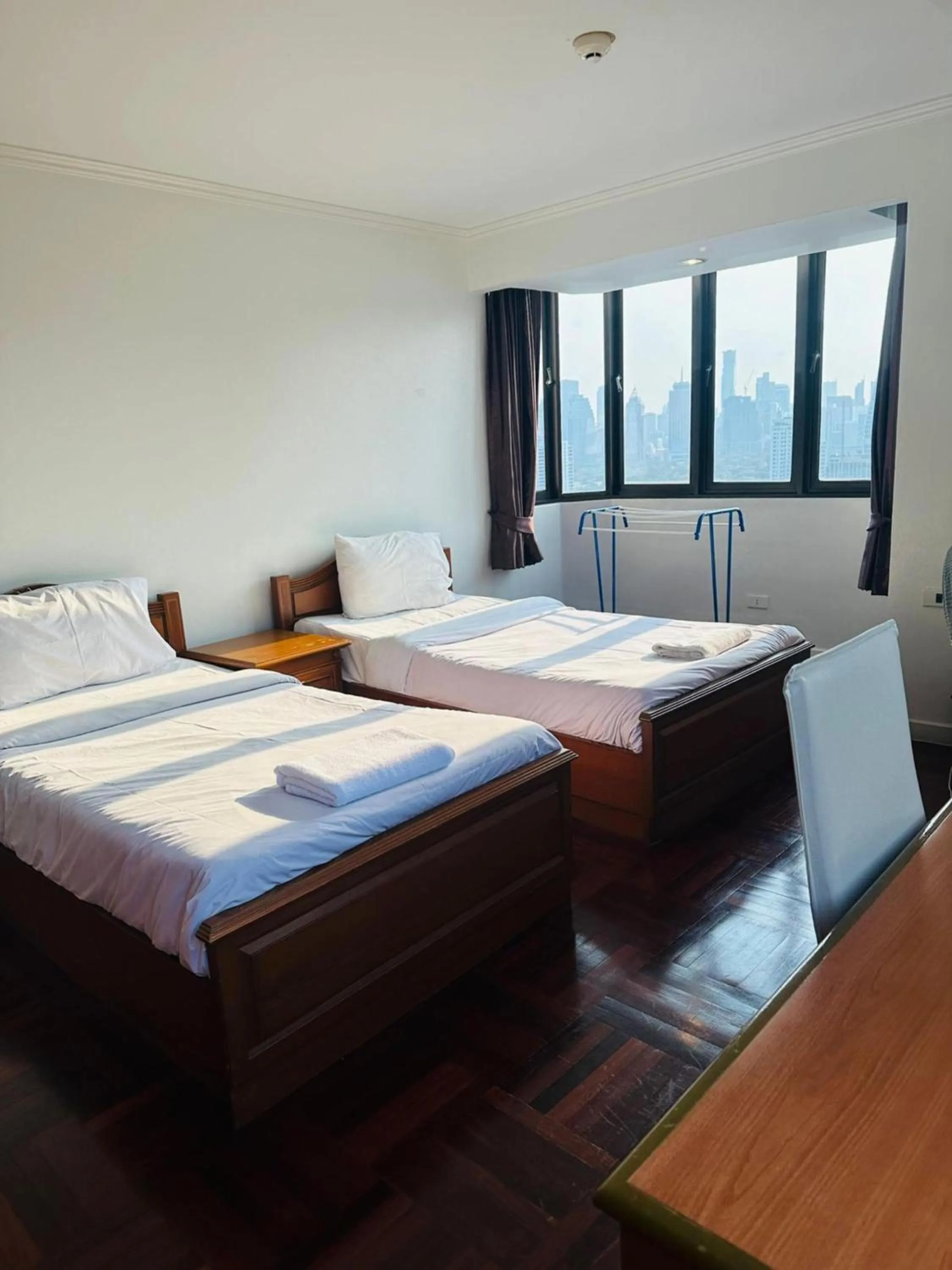 Bedroom, Bed in Omni Tower Sukhumvit Soi 4 Direct Rooms