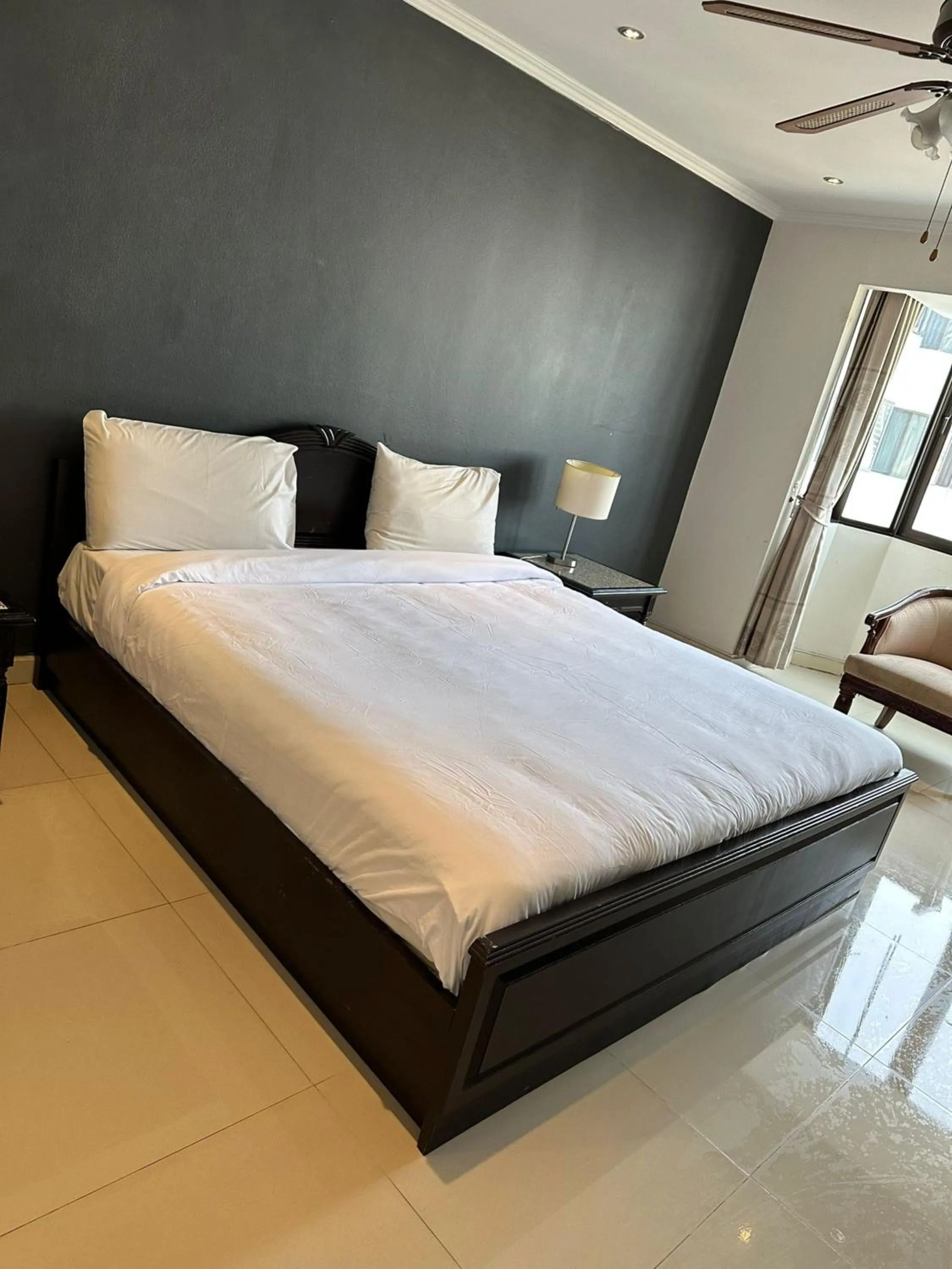 Bedroom, Bed in Omni Tower Sukhumvit Soi 4 Direct Rooms