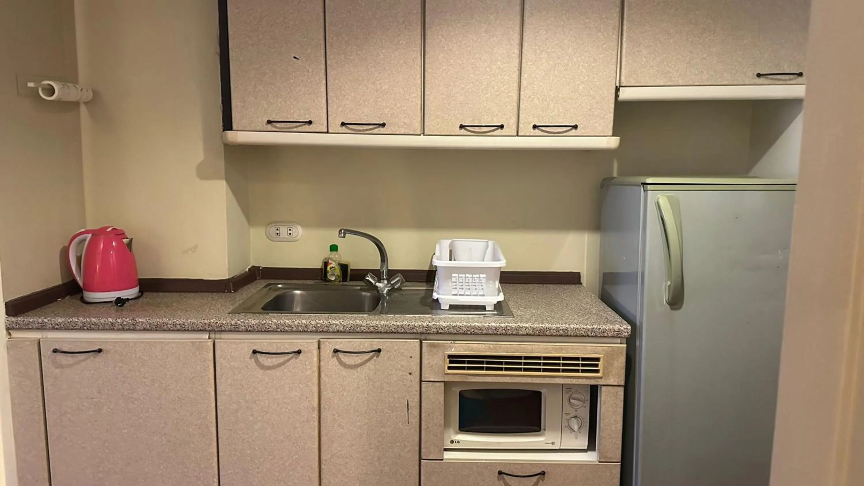 minibar in Omni Tower Sukhumvit Soi 4 Direct Rooms