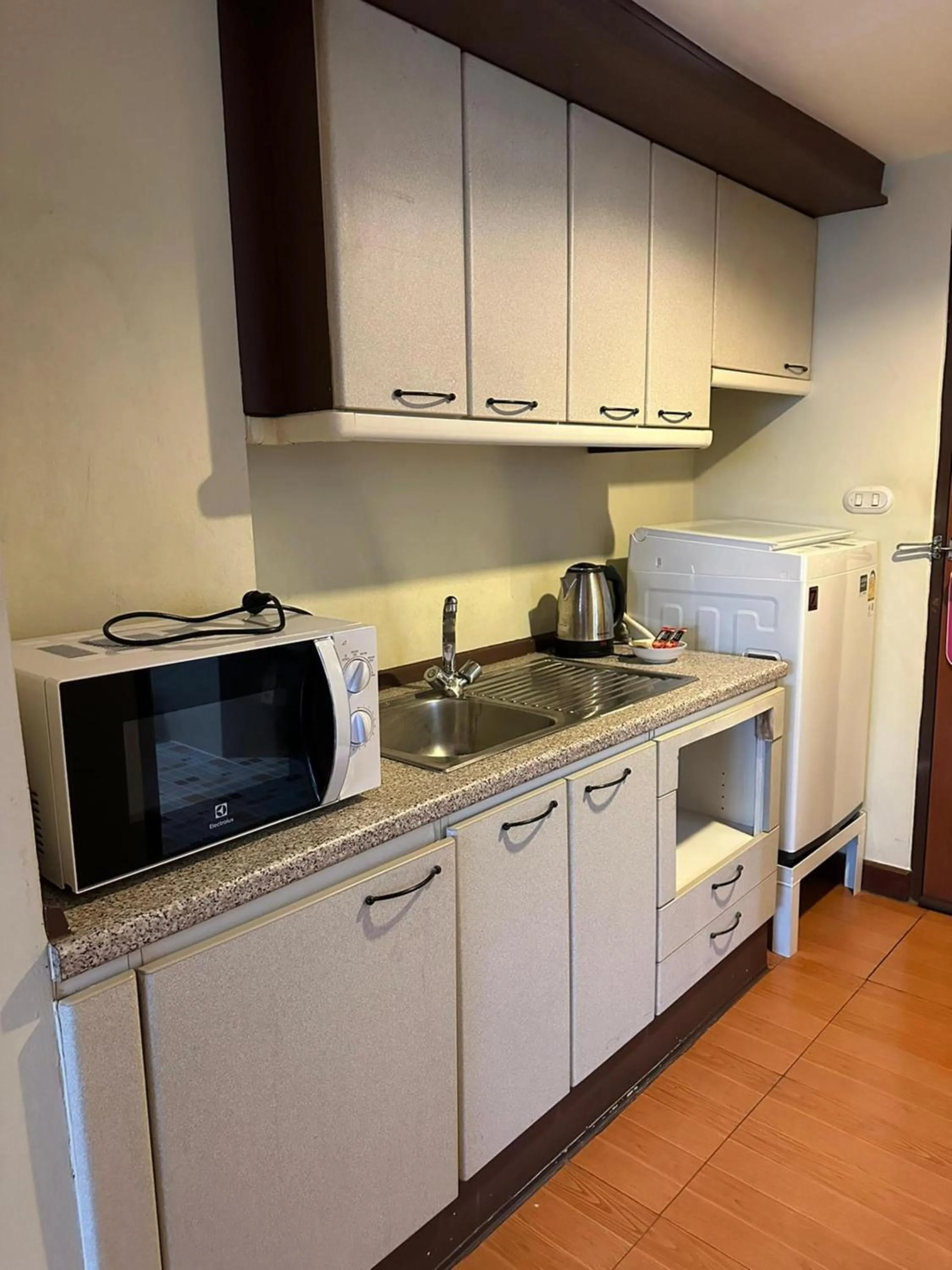 minibar in Omni Tower Sukhumvit Soi 4 Direct Rooms