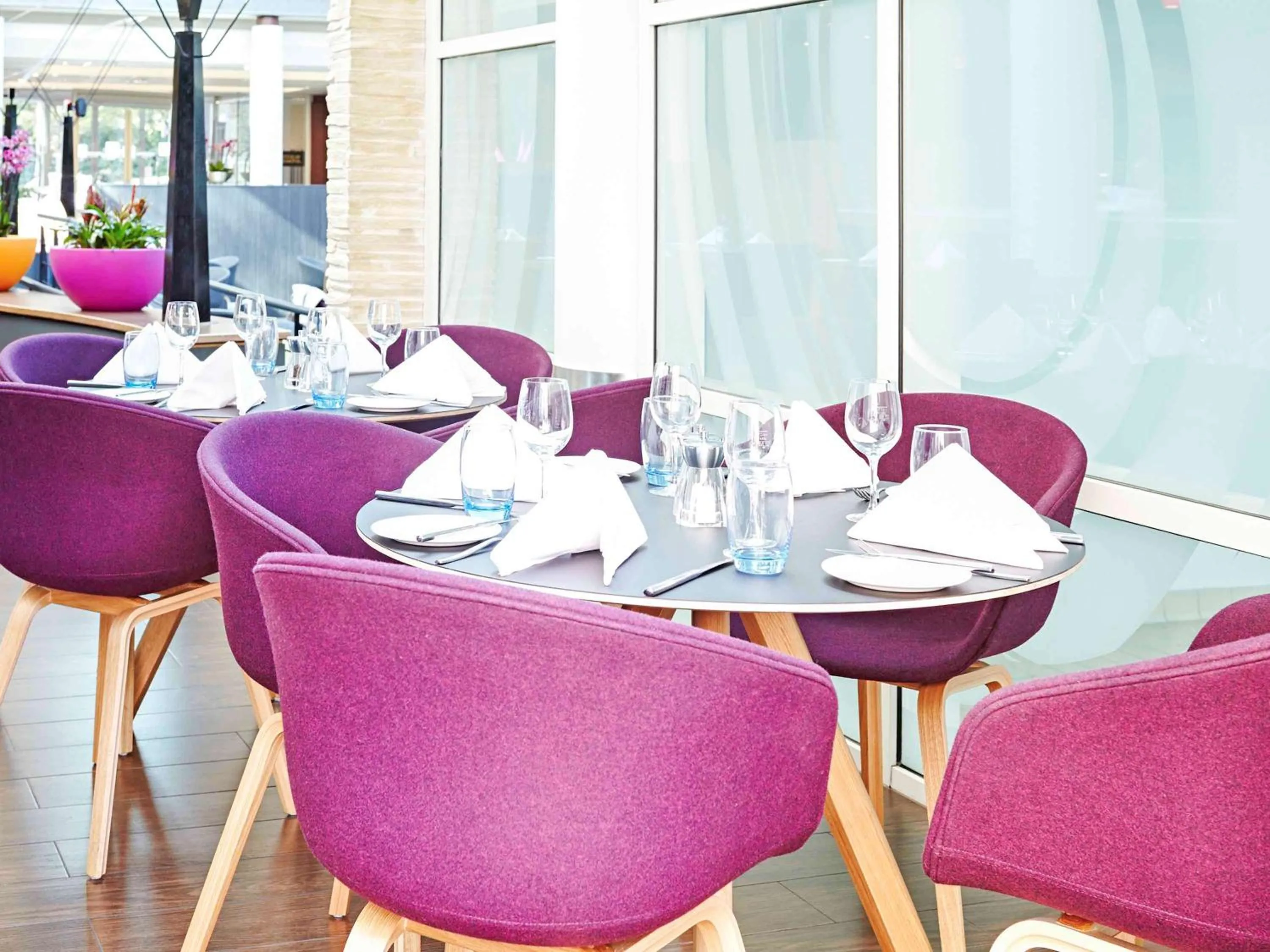 Restaurant/Places to Eat in Novotel London Heathrow Airport M4 Jct. 4