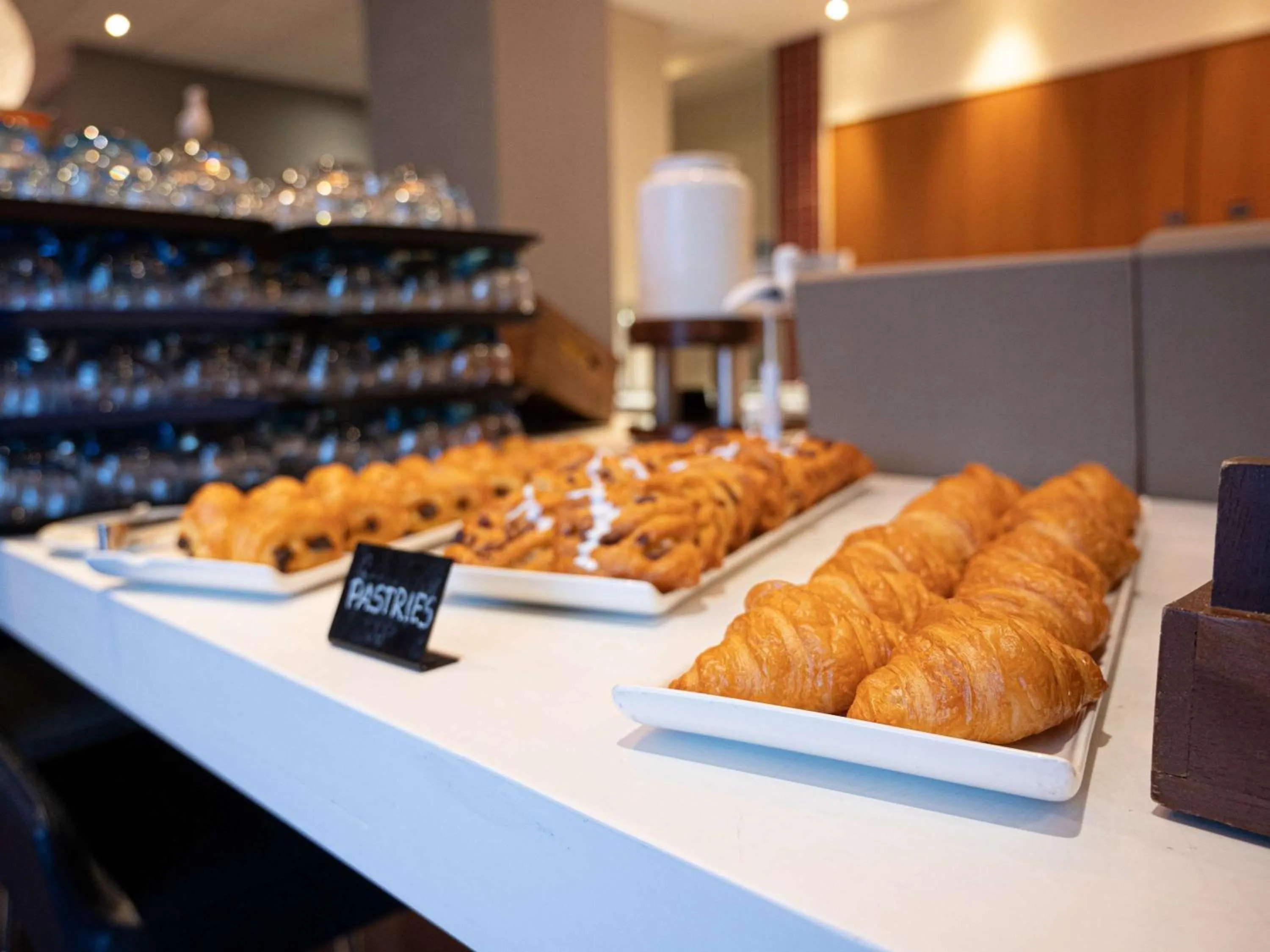 Breakfast in Novotel London Heathrow Airport M4 Jct. 4