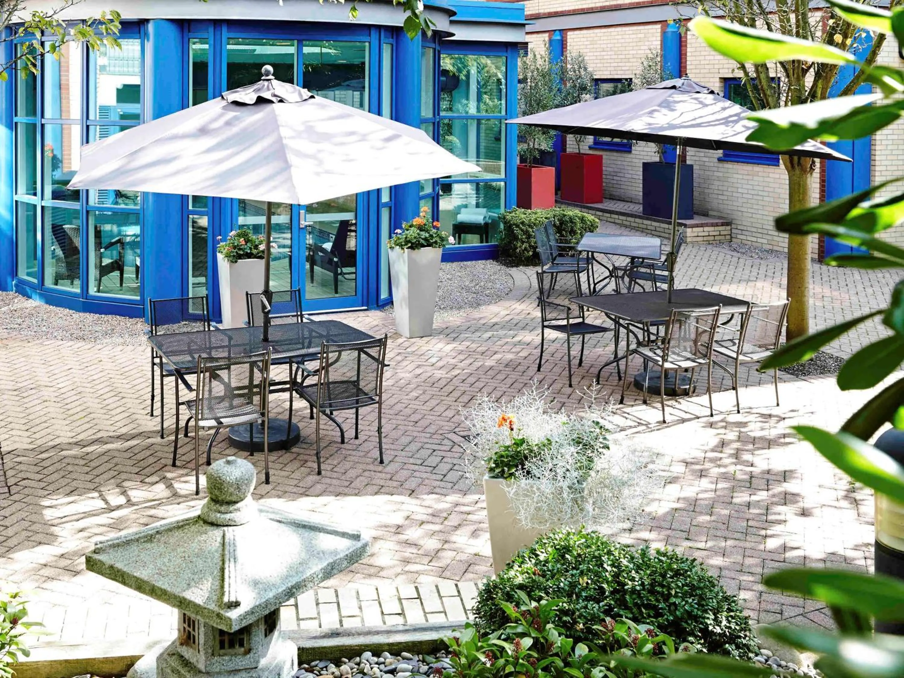 Property building, Restaurant/Places to Eat in Novotel London Heathrow Airport M4 Jct. 4