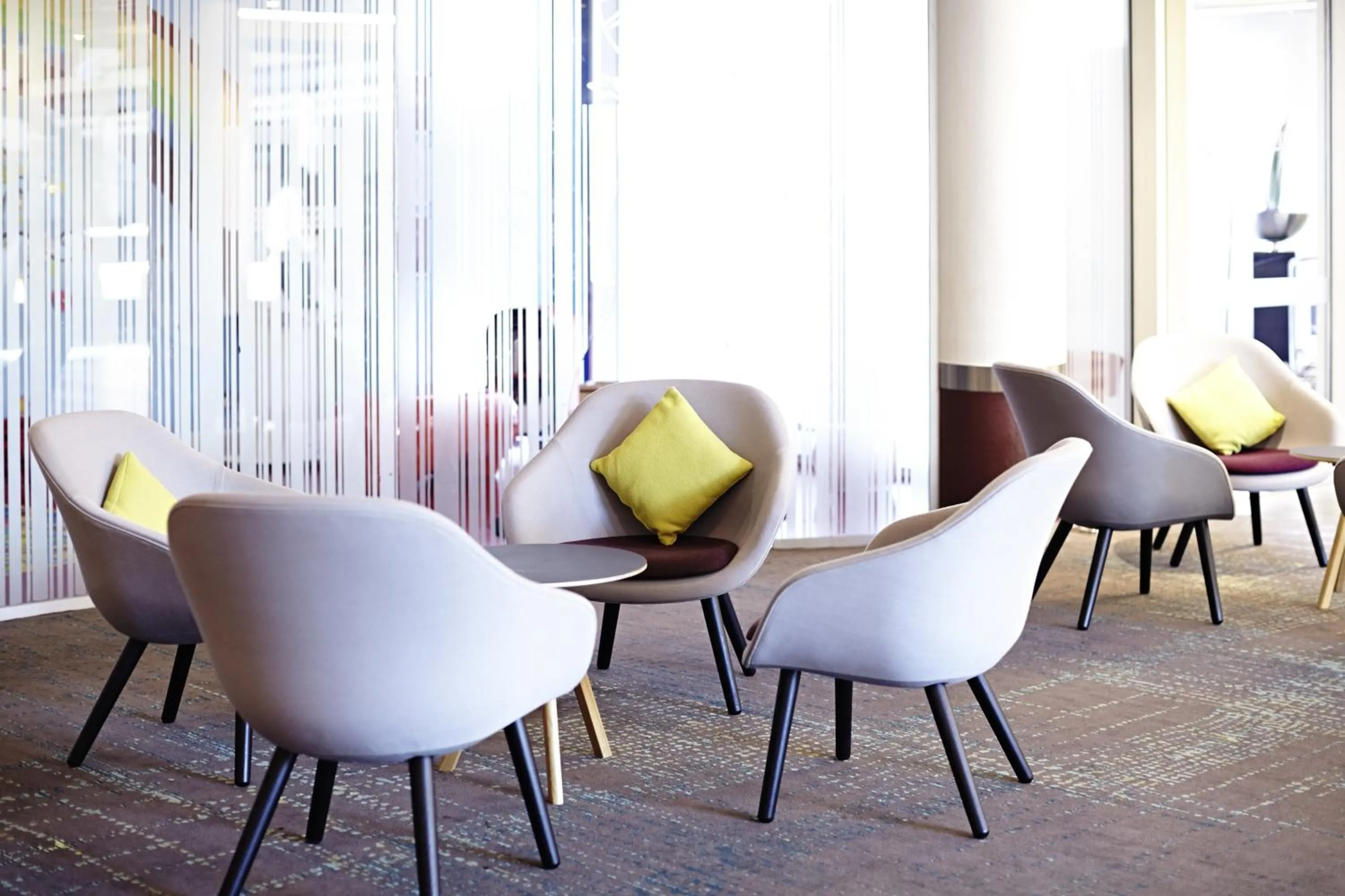 Lounge or bar, Seating Area in Novotel London Heathrow Airport M4 Jct. 4