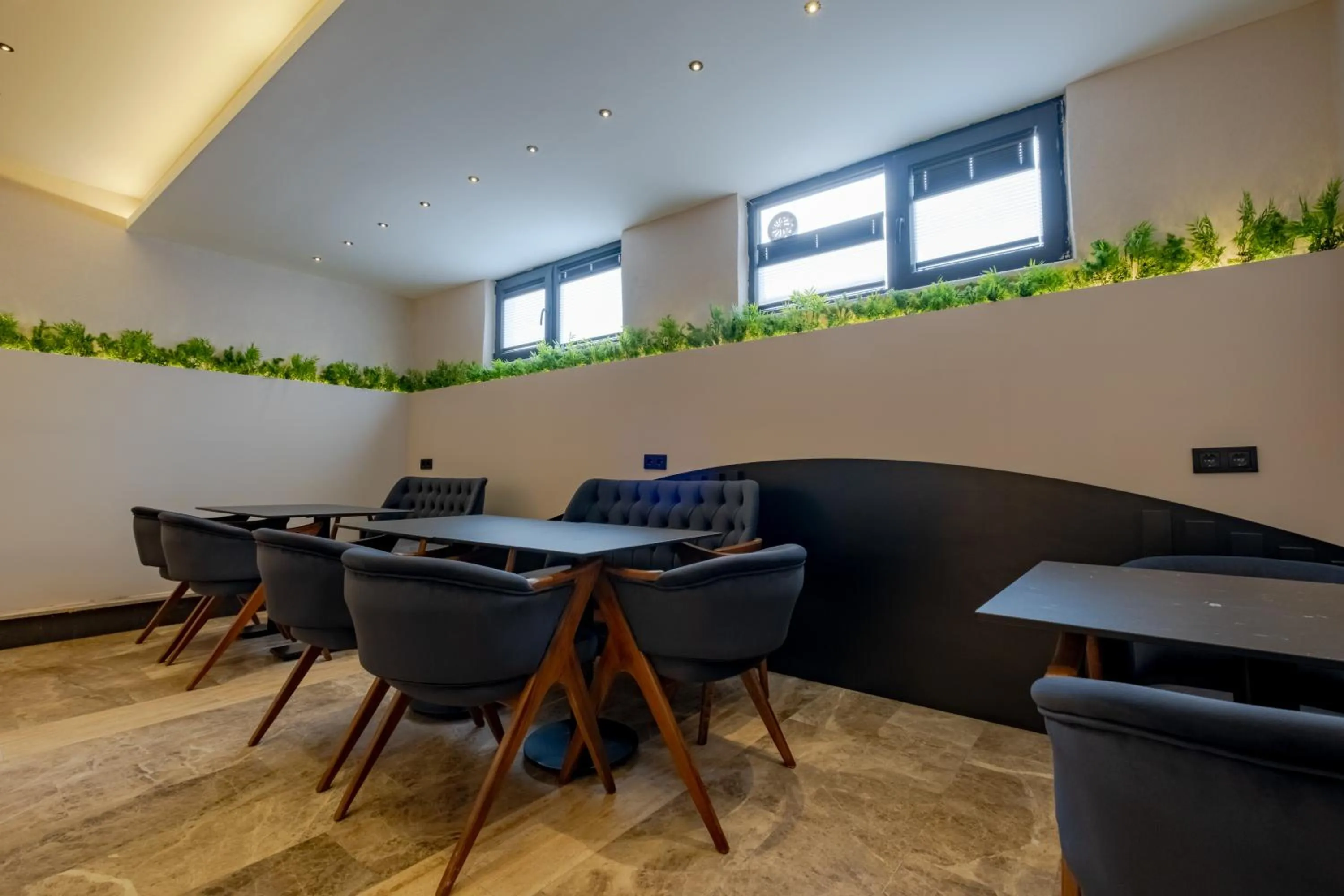 Restaurant/places to eat in FLY POINT AIRPORT HOTEL