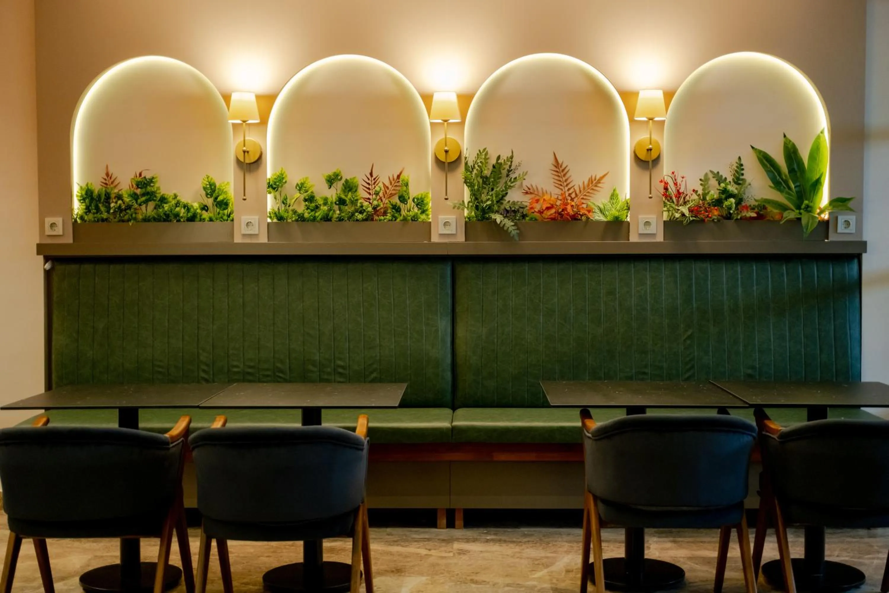 Restaurant/places to eat in FLY POINT AIRPORT HOTEL