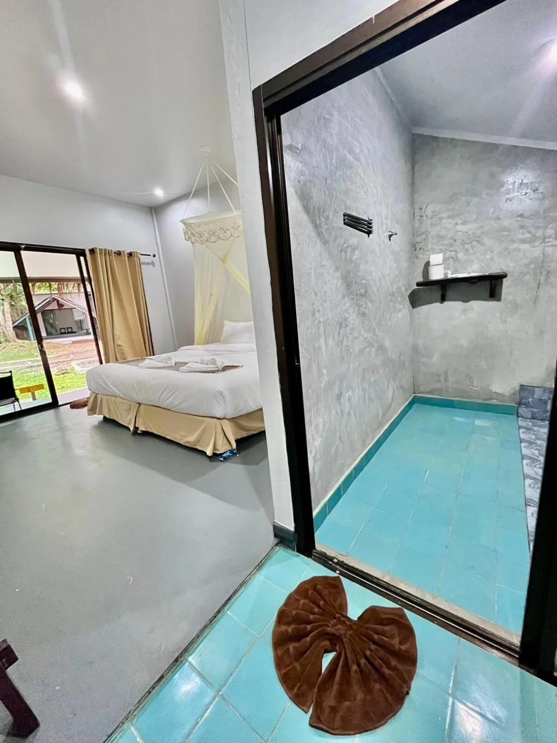 Bed in Long Beach Club Krabi