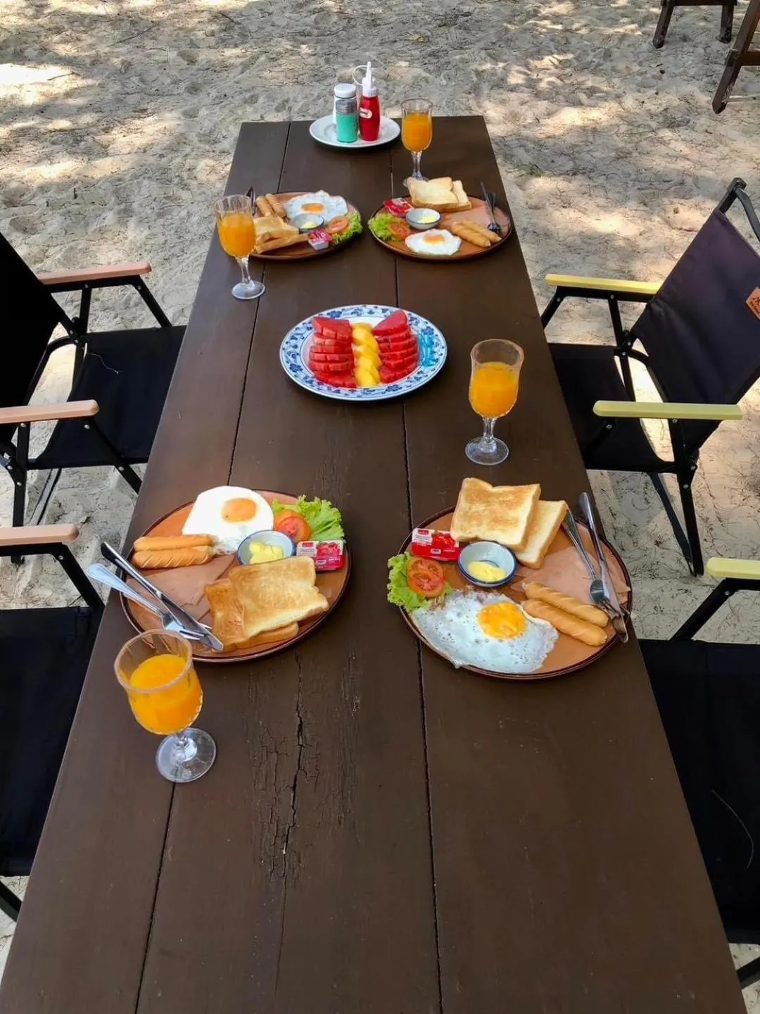 Food and drinks in Long Beach Club Krabi