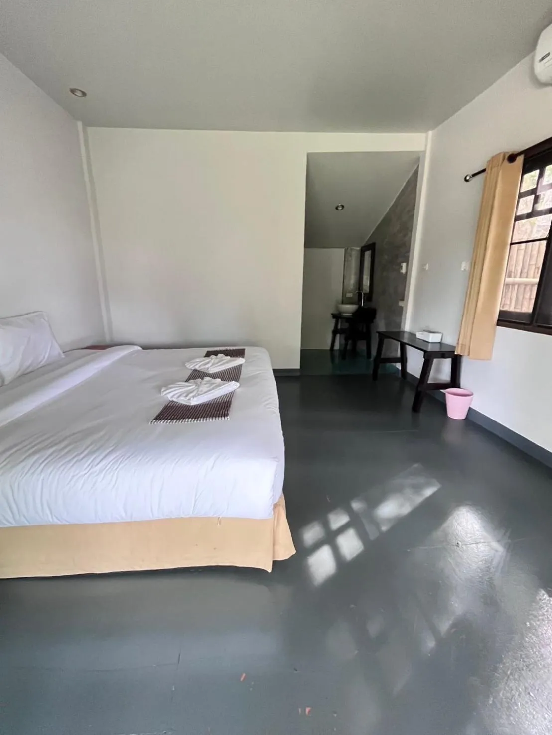 Photo of the whole room, Bed in Long Beach Club Krabi