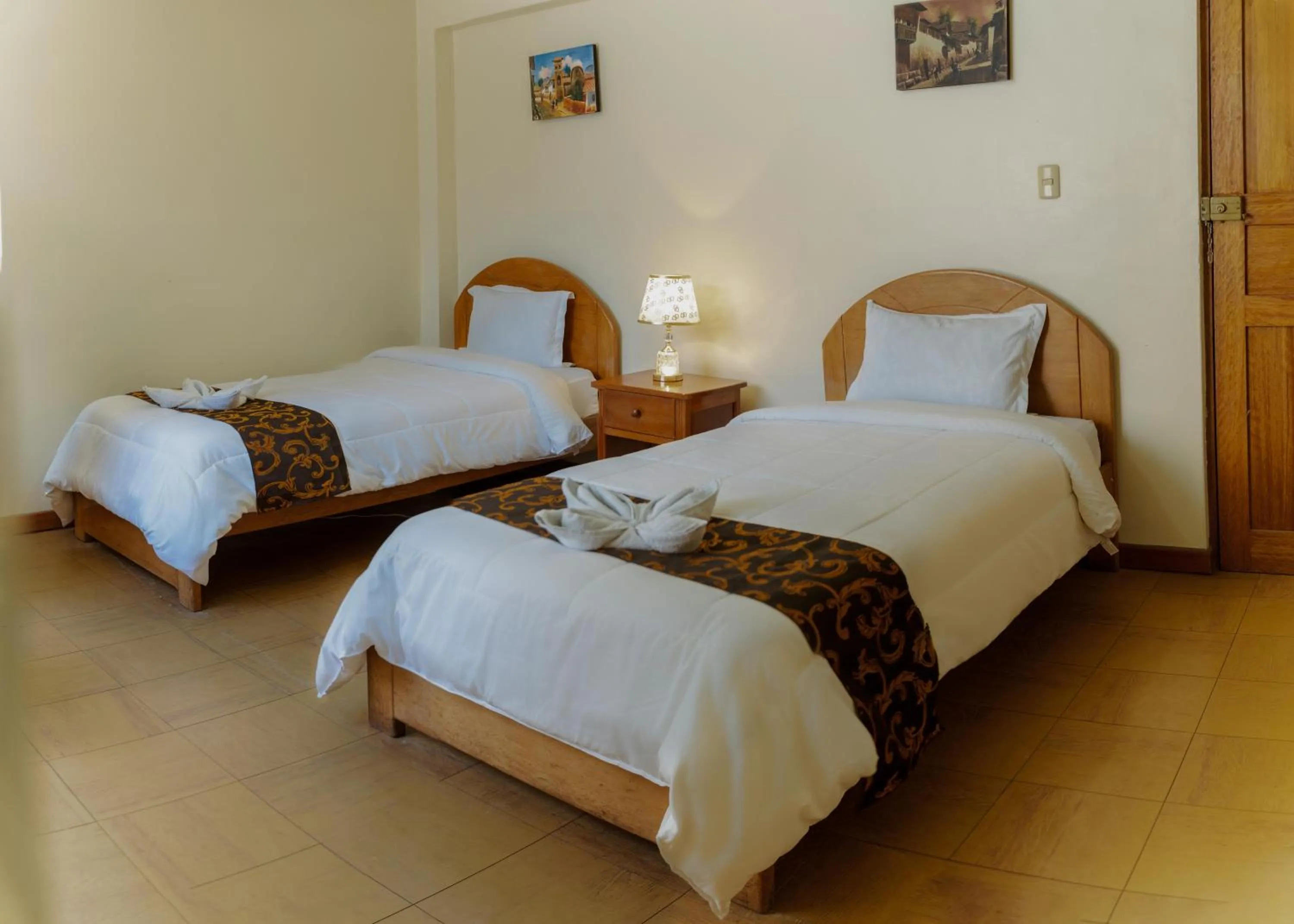 towels, Bed in Hotel Casa Shami