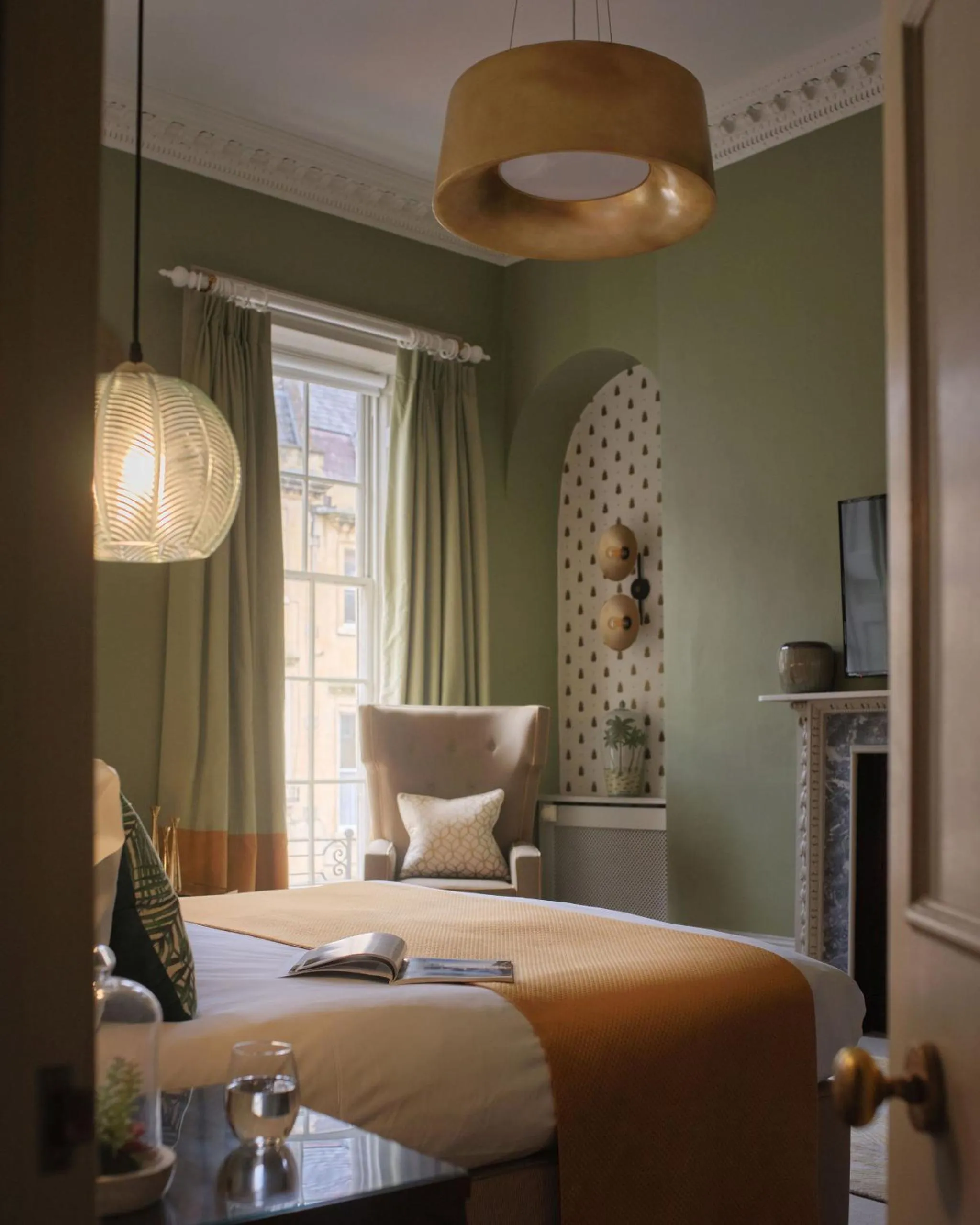 Photo of the whole room, Bed in The Queensberry Hotel