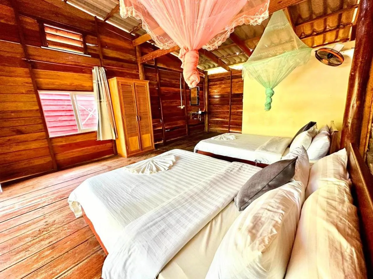 Family Bungalow in The Wind Koh Rong