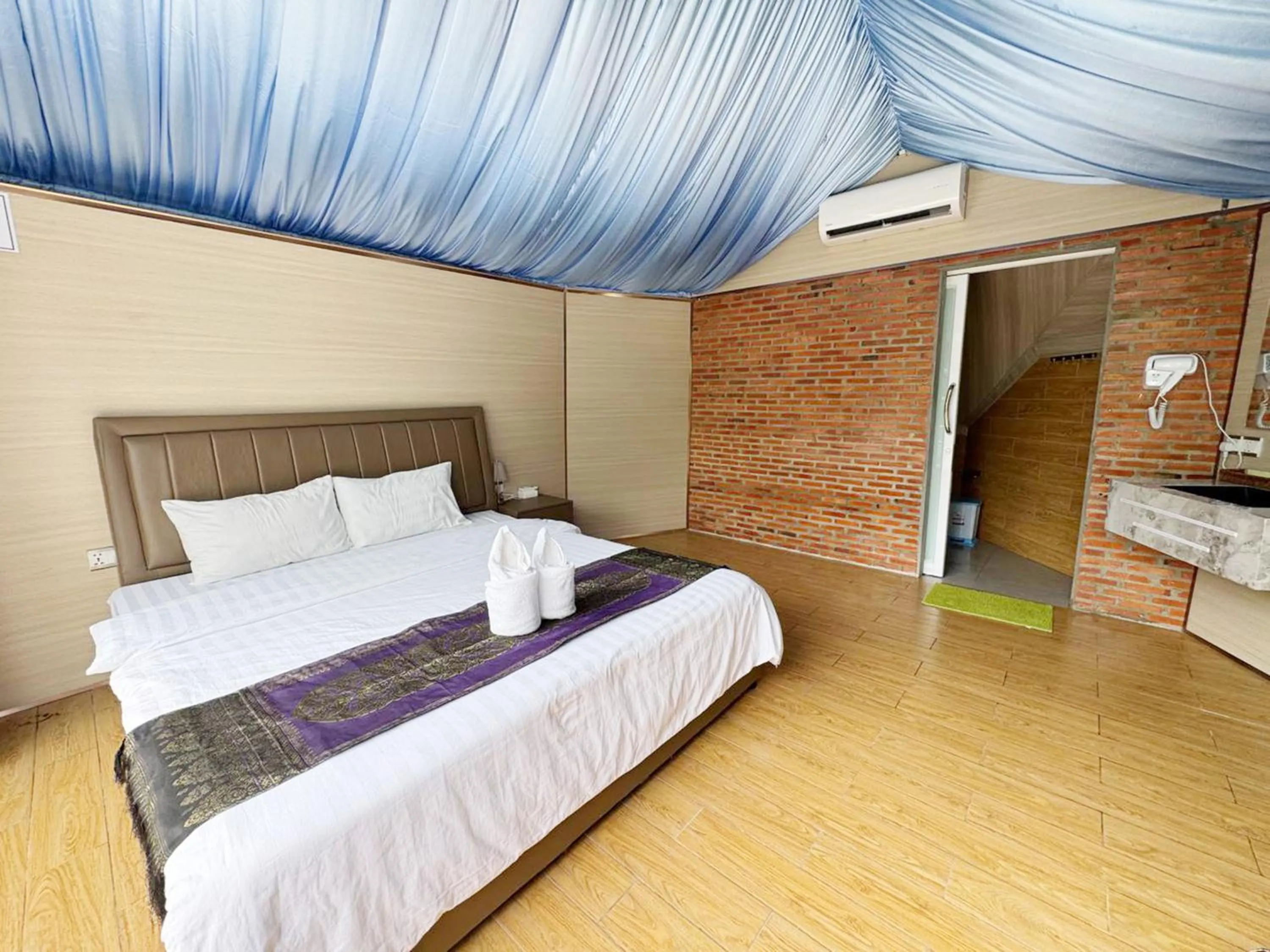 Bedroom, Bed in The Wind Koh Rong