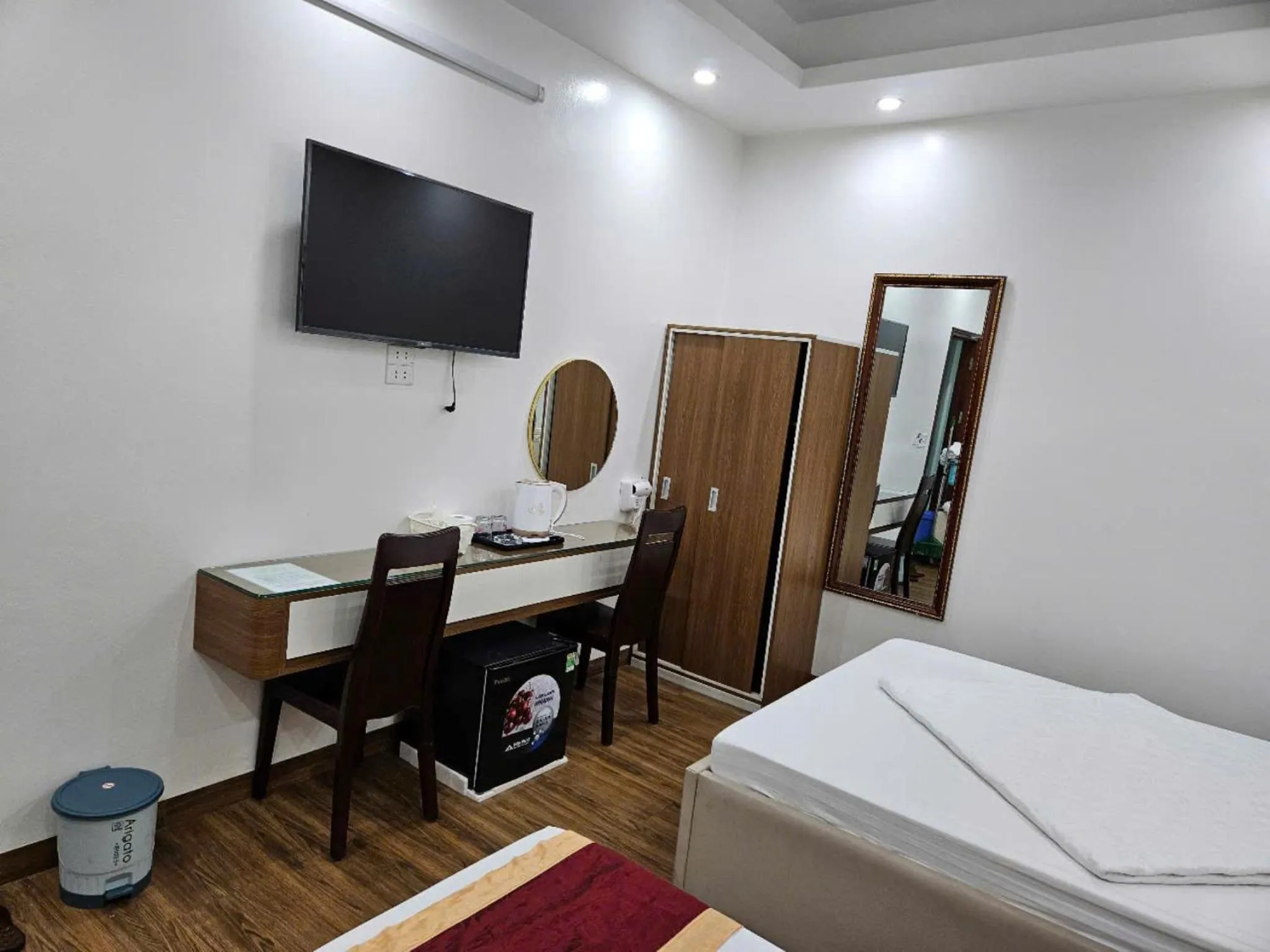 Bedroom, Bed in Hoàng Gia Hotel Royal