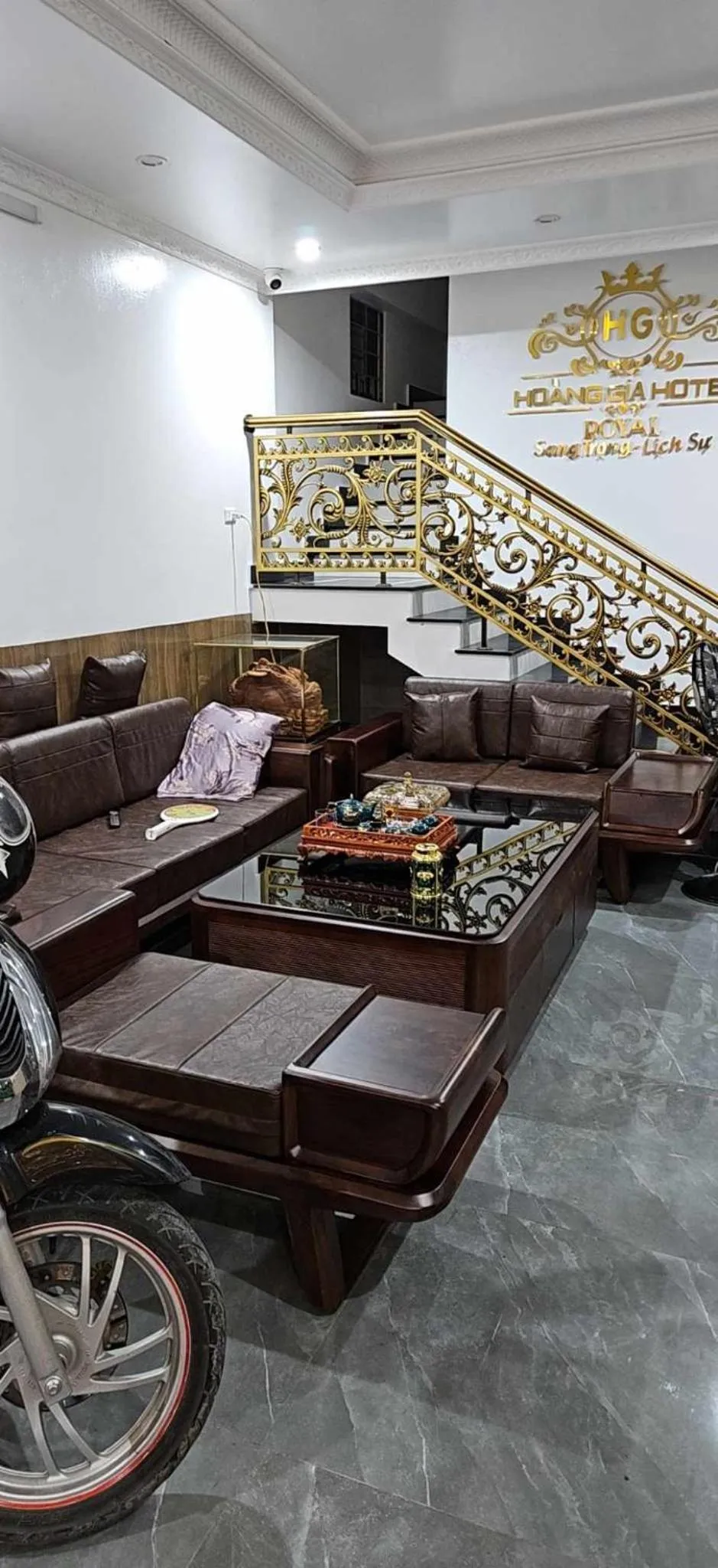 concierge in Hoàng Gia Hotel Royal