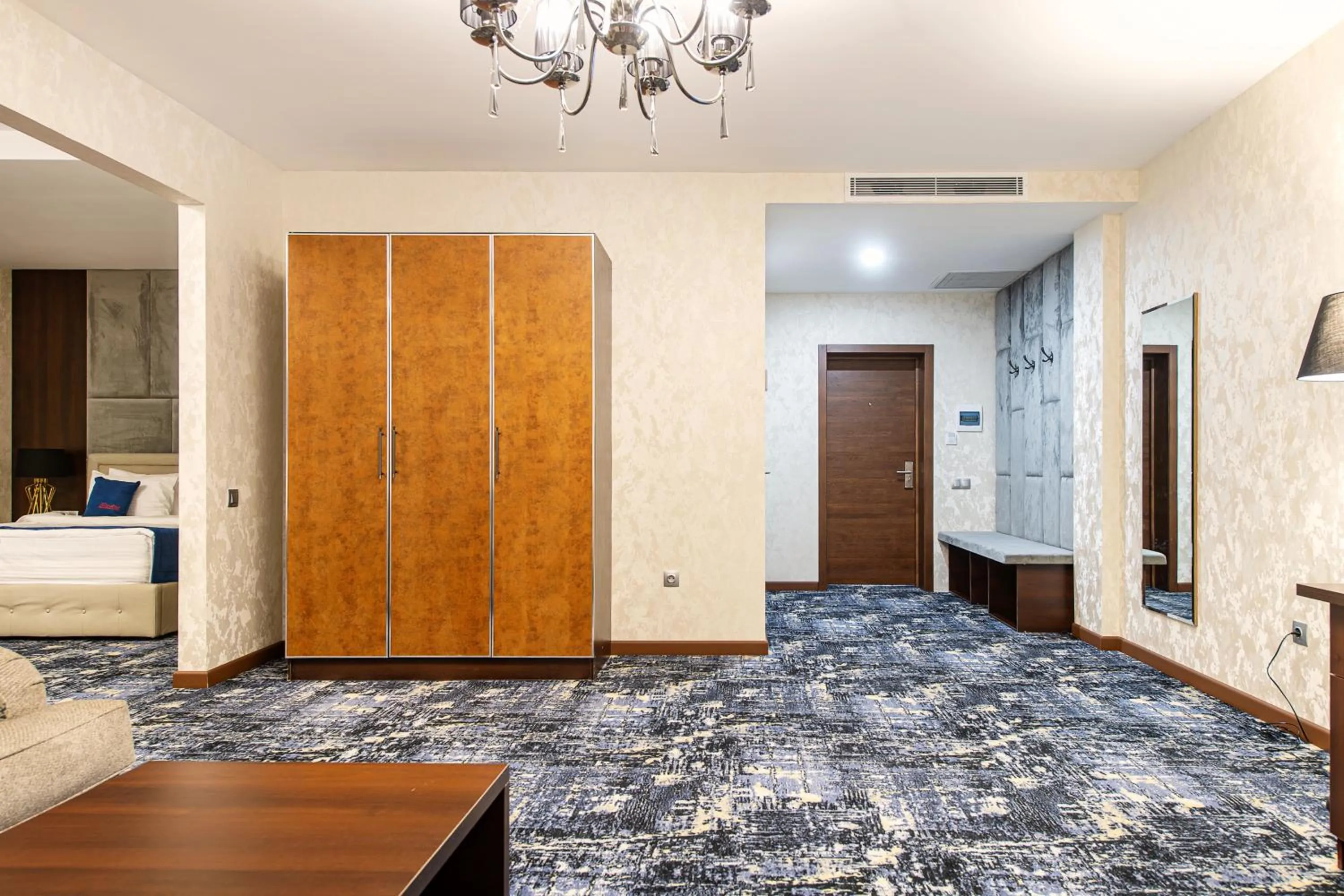 Living room, Bed in MirOtel