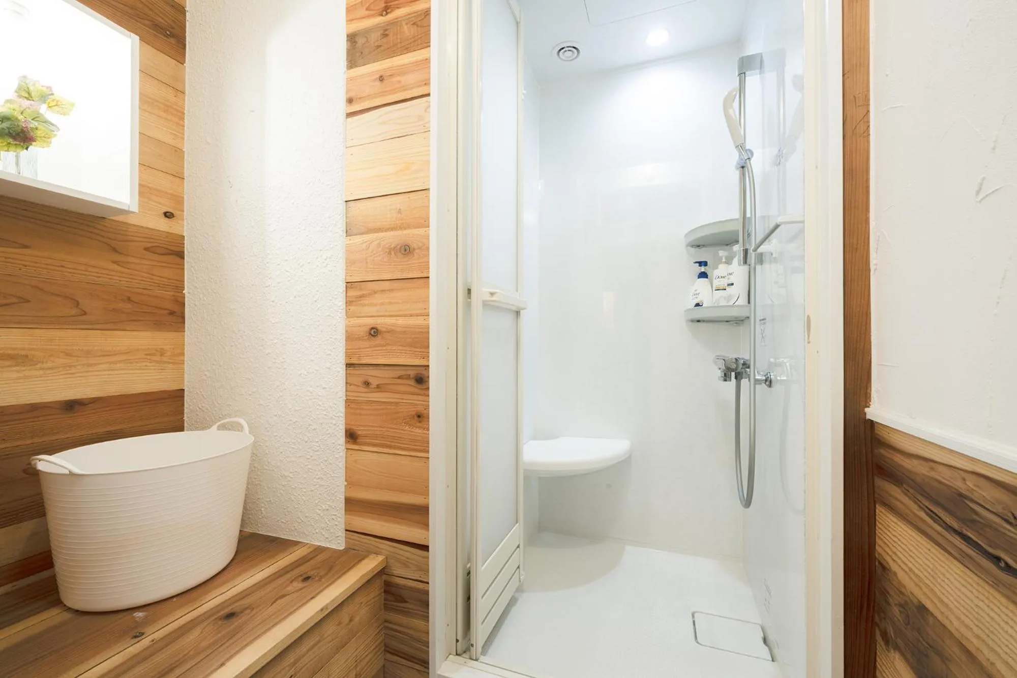 Shower in Kotori Coworking & Hostel Kotohira