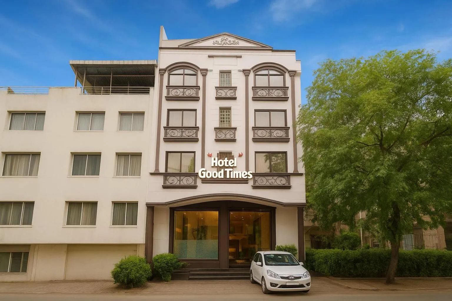 Property building in Hotel Good Times - 3 Minutes from Metro