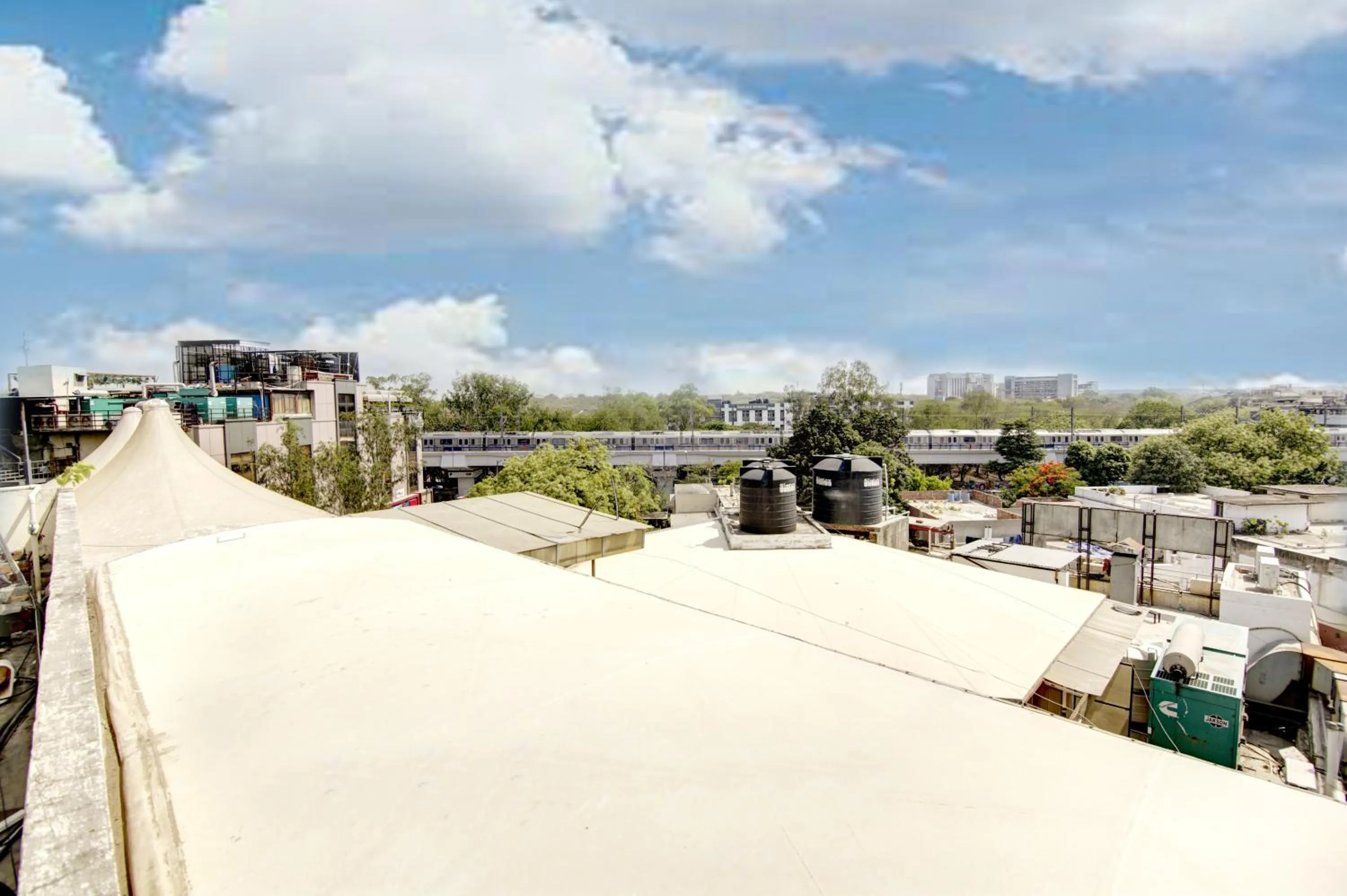 Property building in Hotel Good Times - 3 Minutes from Metro