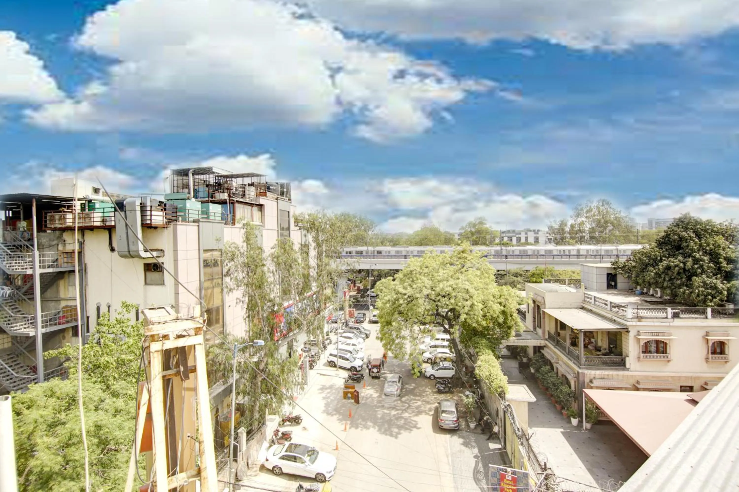 Property building in Hotel Good Times - 3 Minutes from Metro