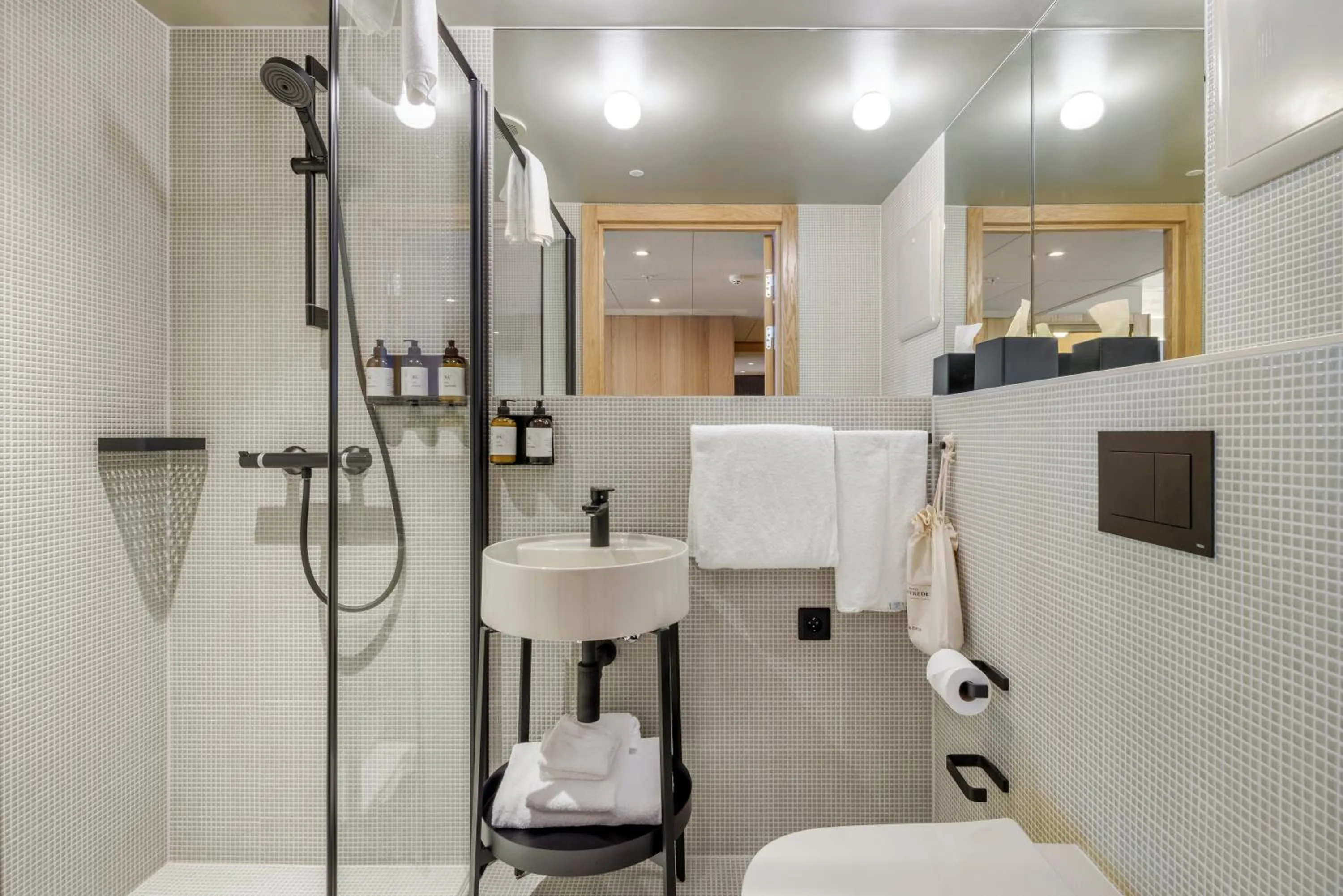 Shower in Skostredet Hotel & Spa