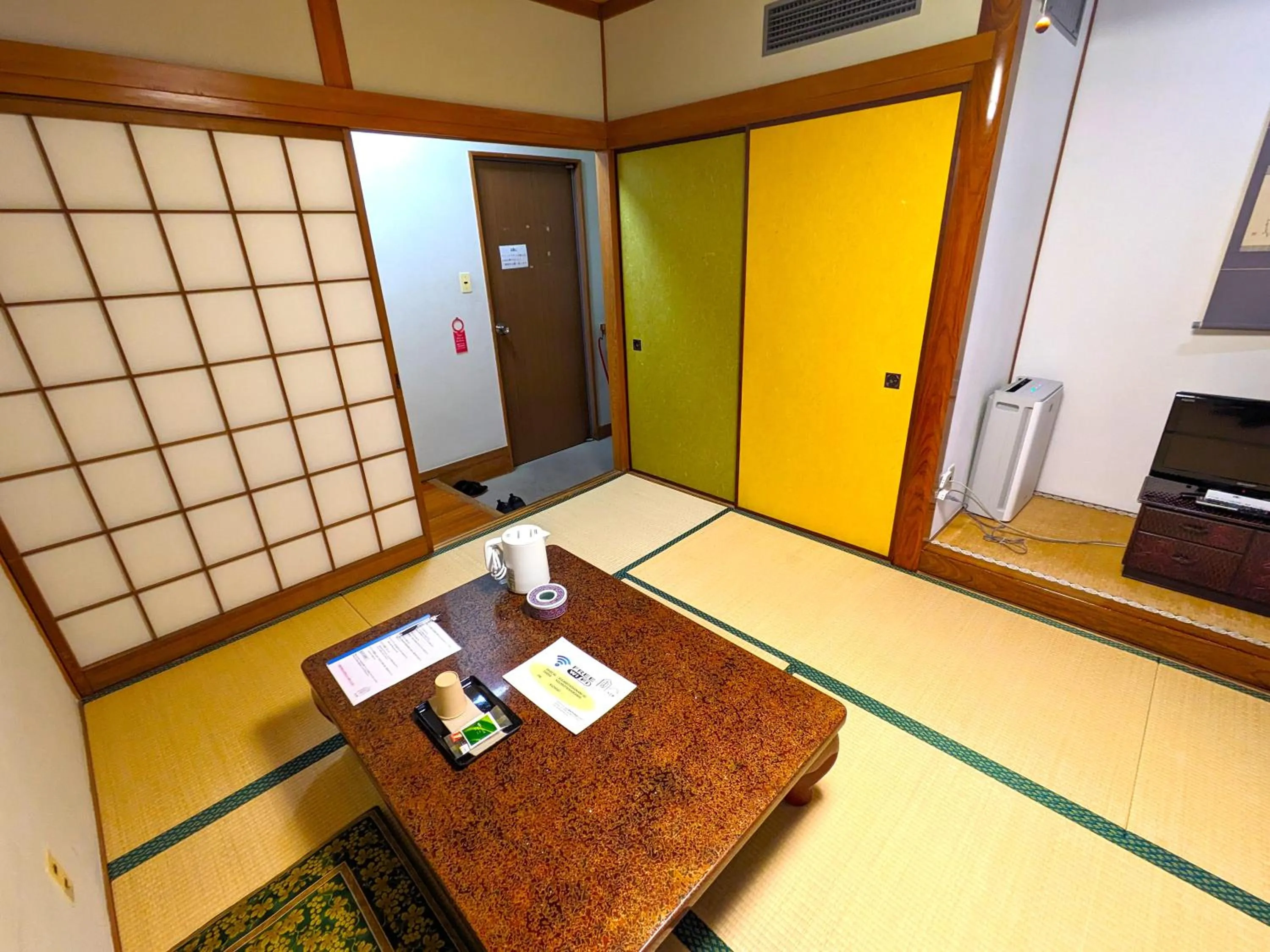 Photo of the whole room, Bed in KULABO Taishokan