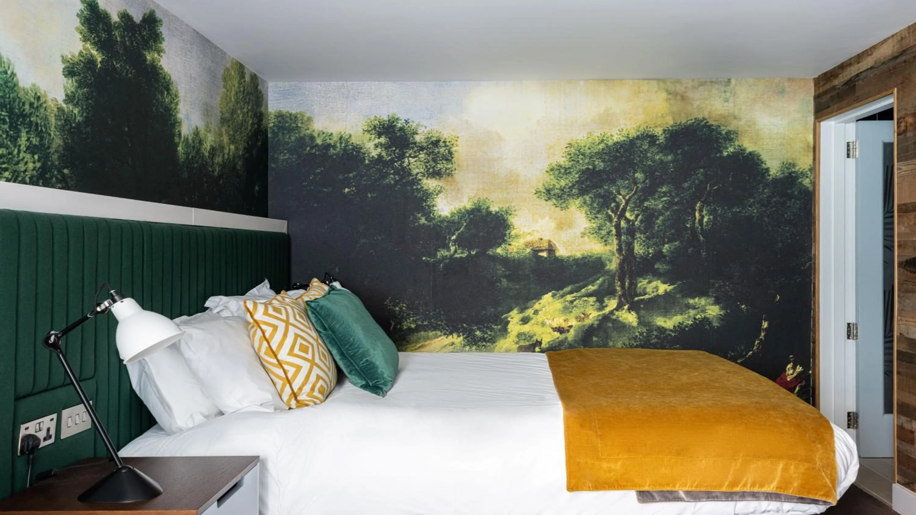 Photo of the whole room, Bed in Hotel Indigo - Bath by IHG