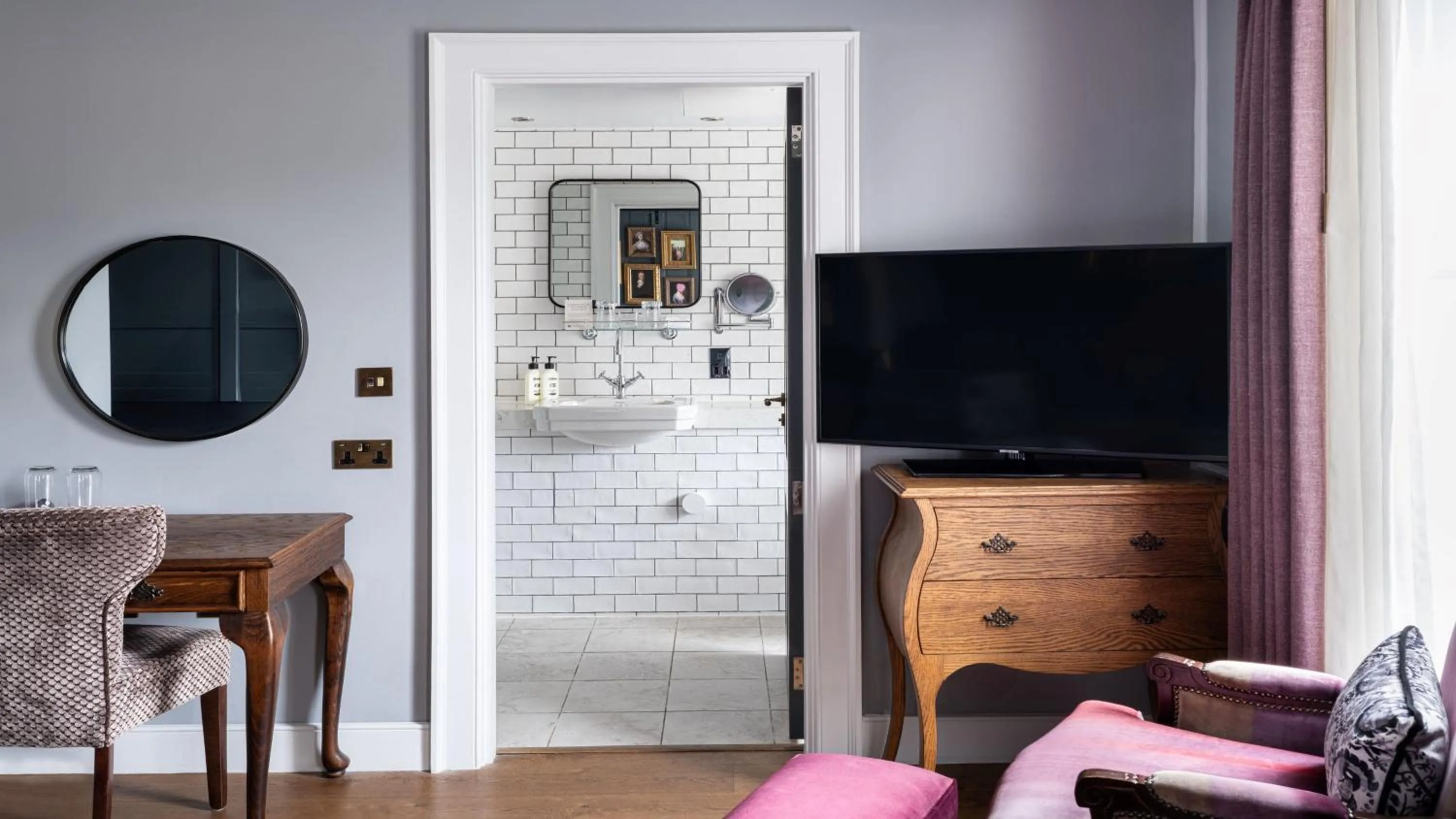 Photo of the whole room in Hotel Indigo - Bath by IHG