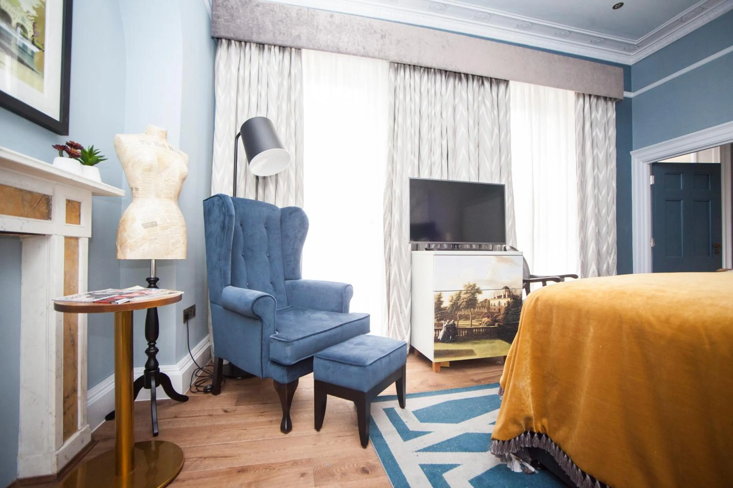 Seating area in Hotel Indigo - Bath by IHG