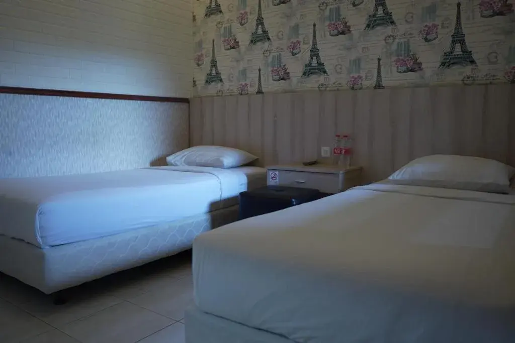 Deluxe Twin Room in Villa Morphosis Deluxe Twin Room in Villa Morphosis