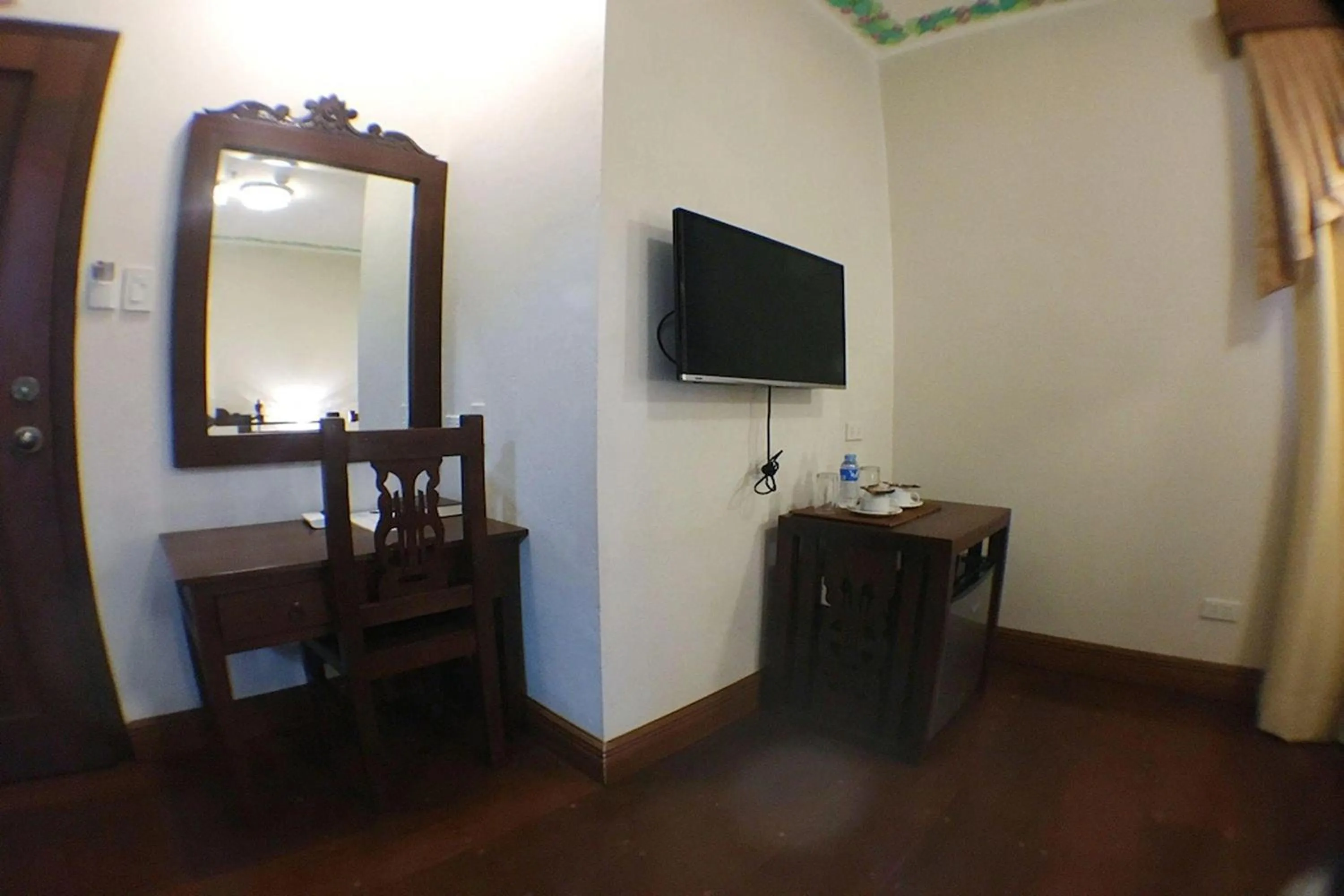 TV and multimedia in NSCC Hotel Vigan