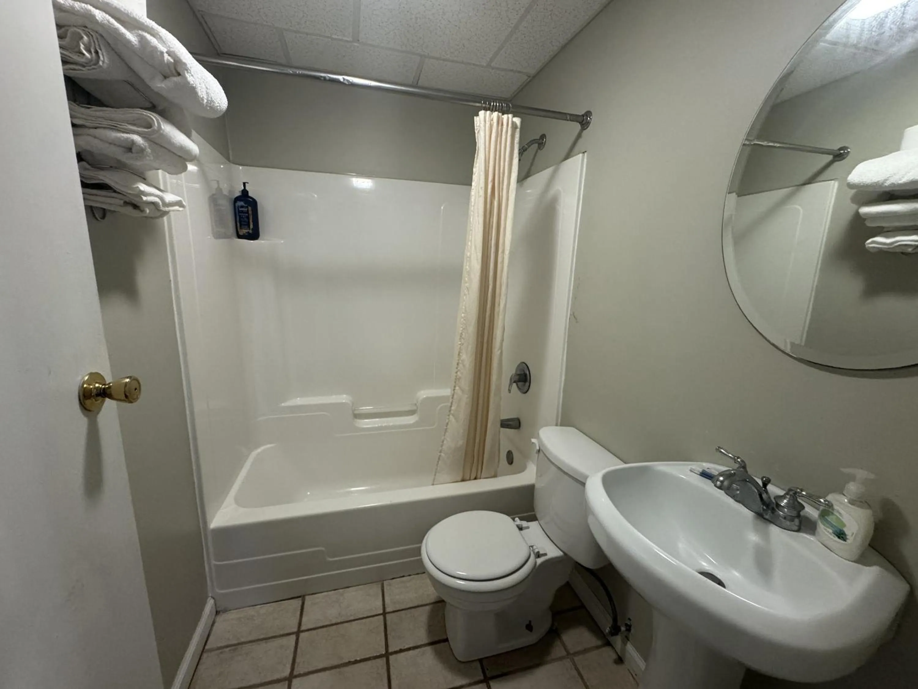 Shower in Economy Inn