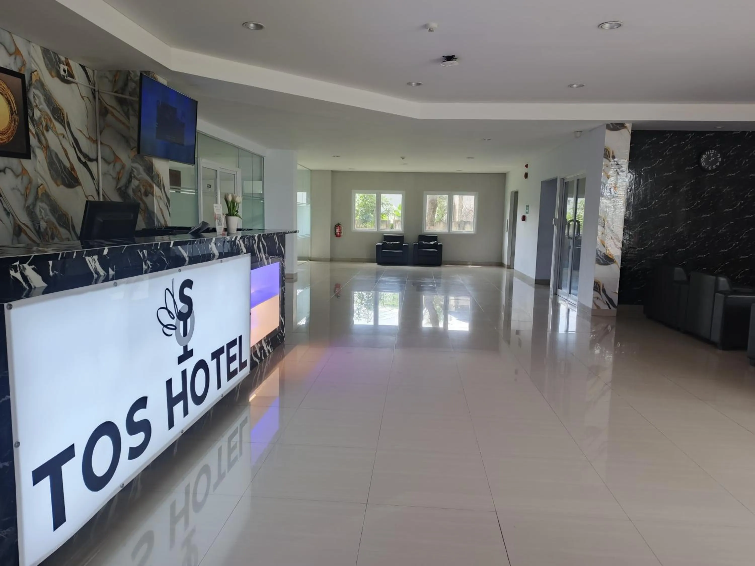 Lobby or reception in TOS Hotel & Convention Center Tangerang Powered by Archipelago