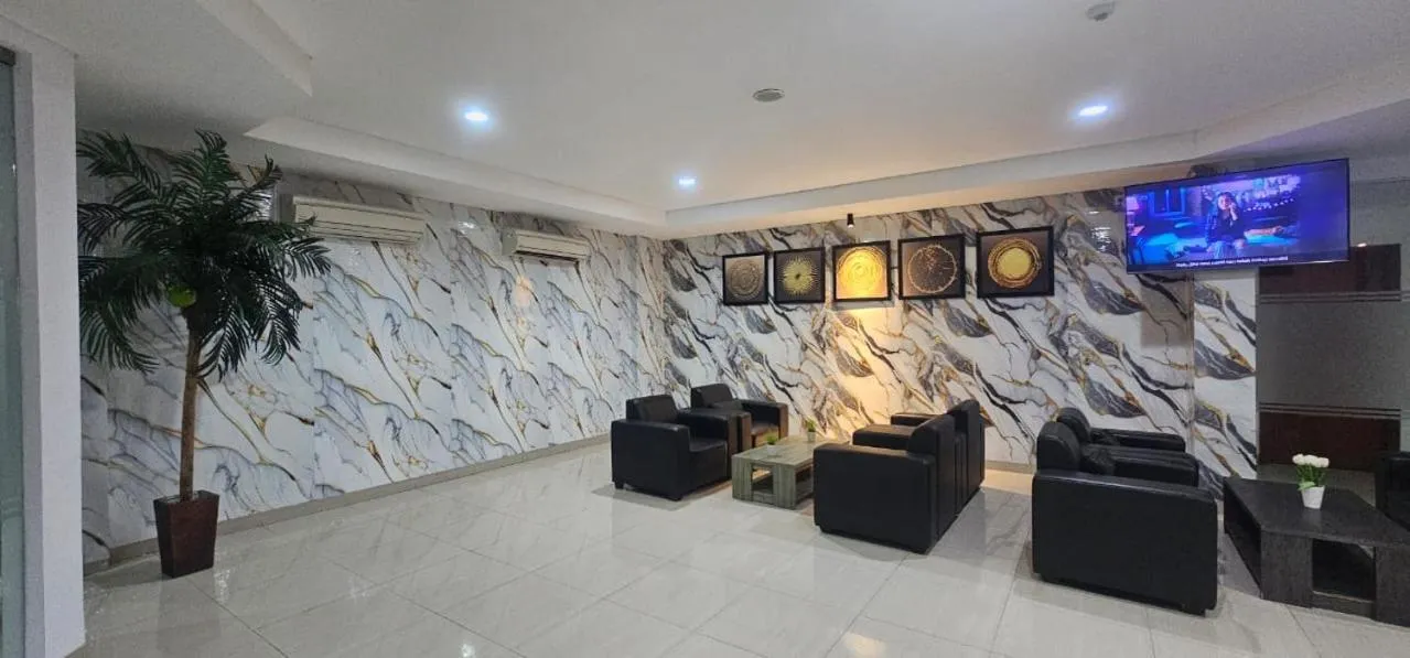 Lobby or reception in TOS Hotel & Convention Center Tangerang Powered by Archipelago