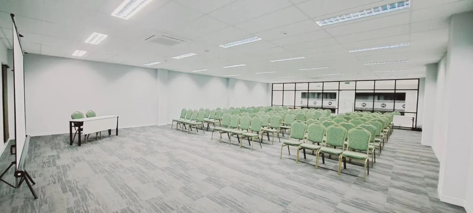 Meeting/conference room in TOS Hotel & Convention Center Tangerang Powered by Archipelago