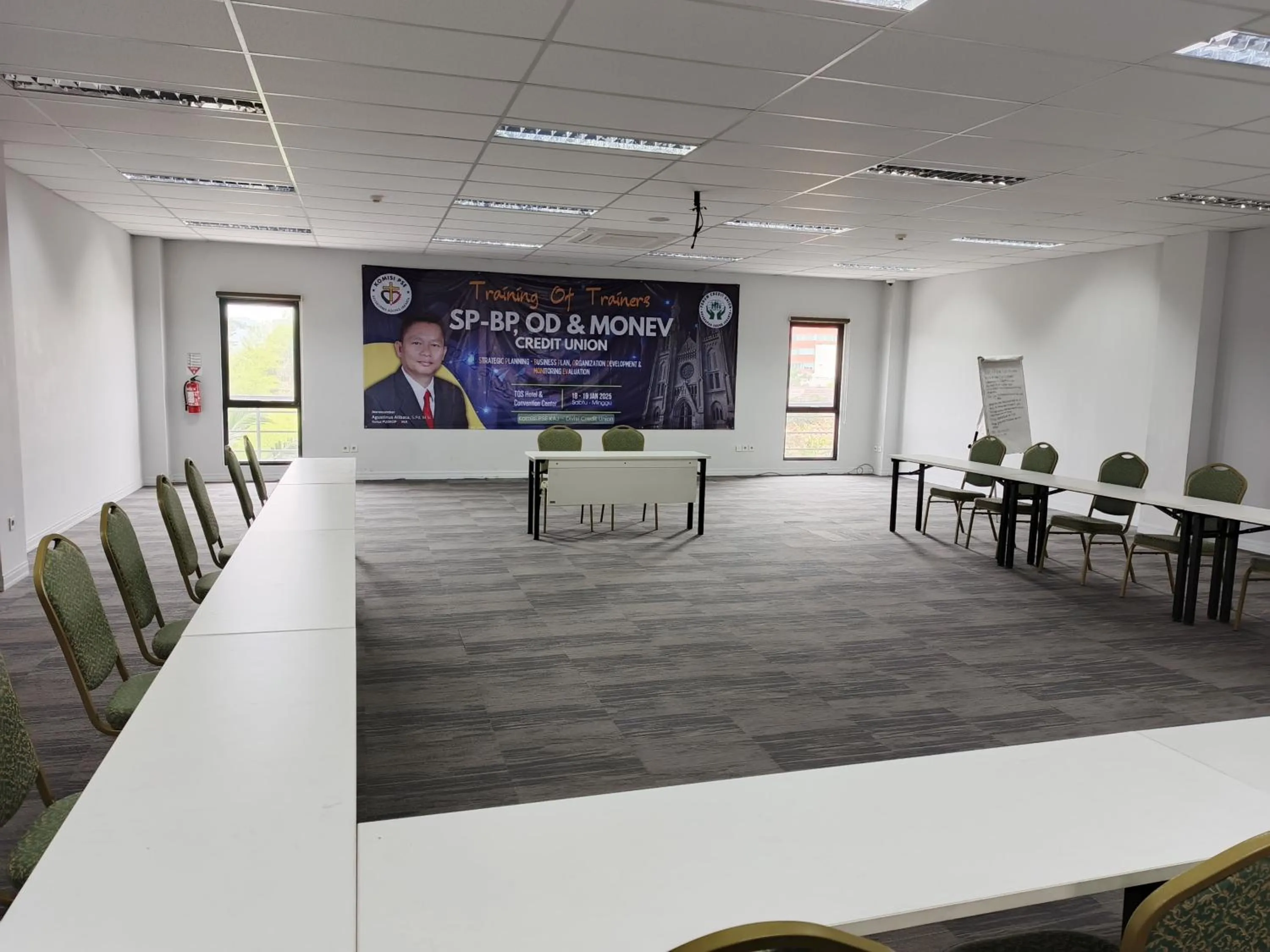 Meeting/conference room in TOS Hotel & Convention Center Tangerang Powered by Archipelago