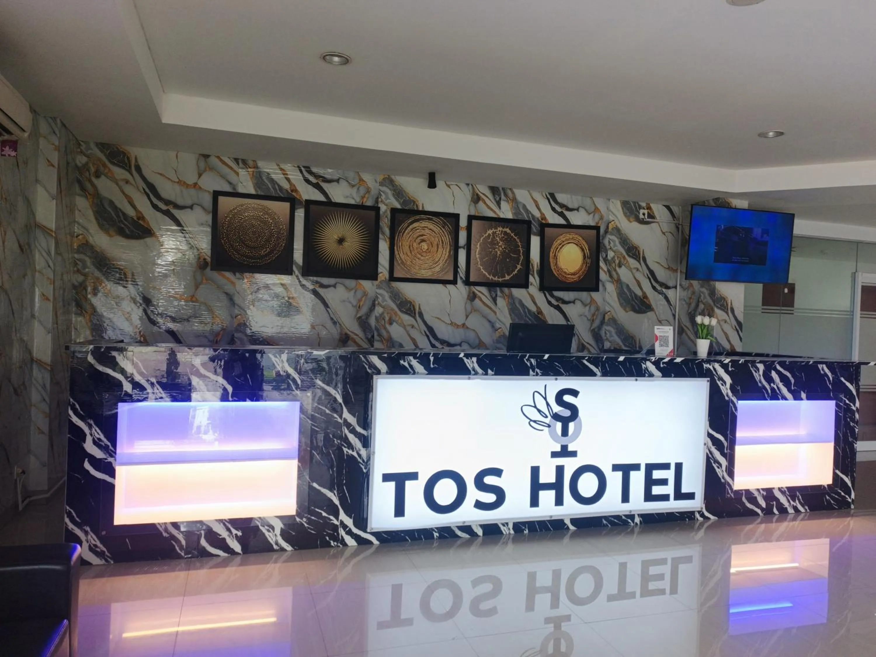Lobby or reception in TOS Hotel & Convention Center Tangerang Powered by Archipelago
